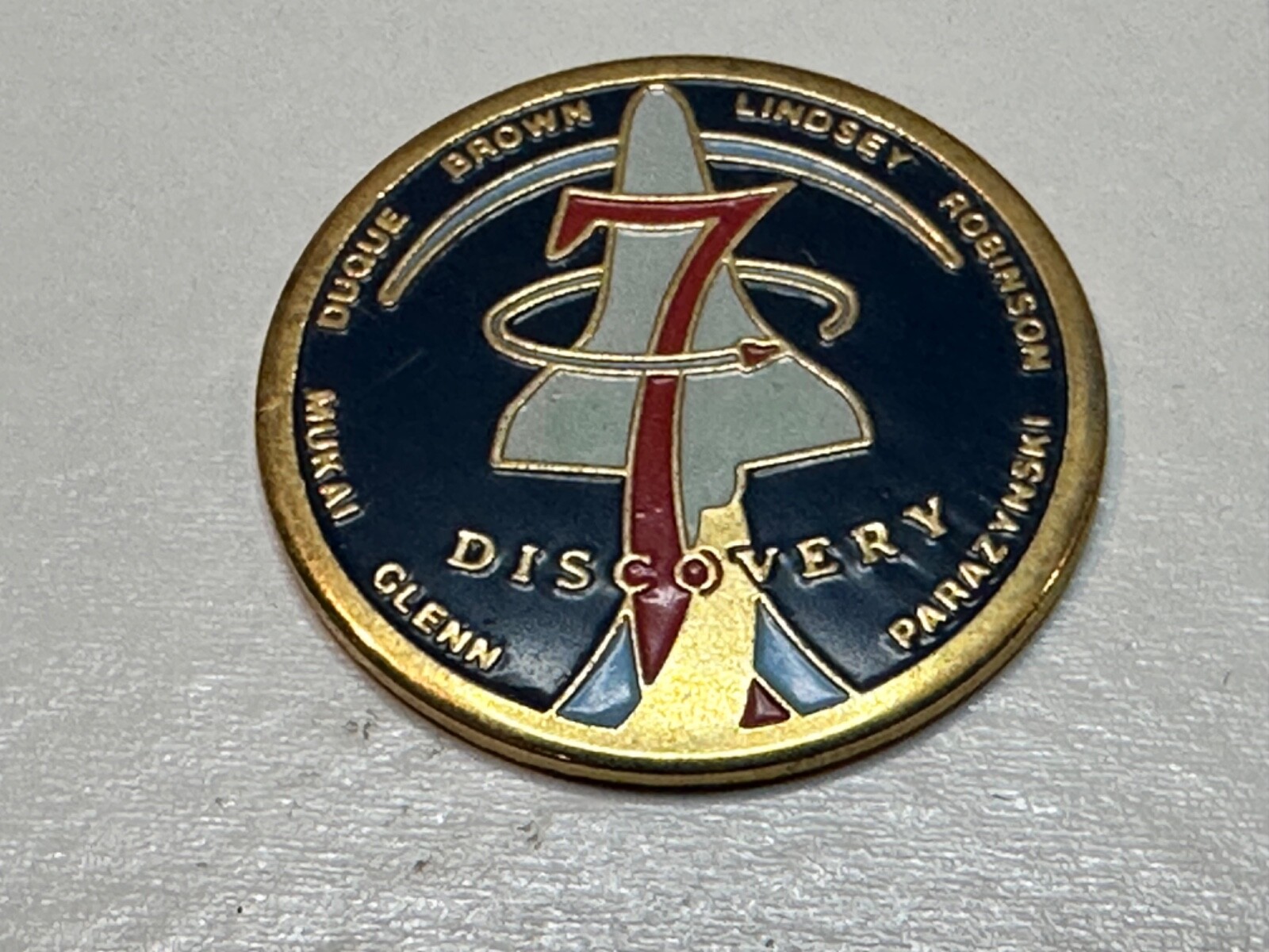 Vintage 1998 NASA SPACE SHUTTLE DISCOVERY STS-95 SPACEHAB John Glenn Lapel Pin