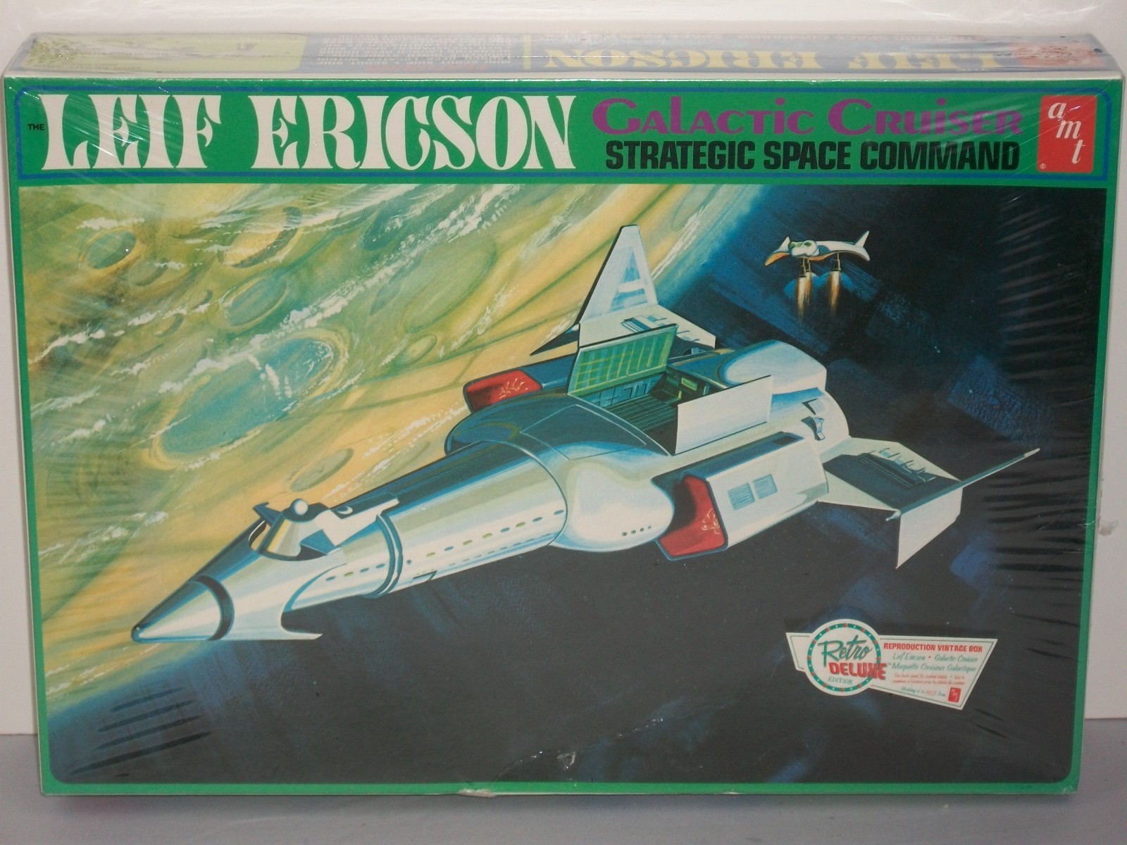 AMT Scale The Leif Ericson Galactic Cruiser - Factory Sealed