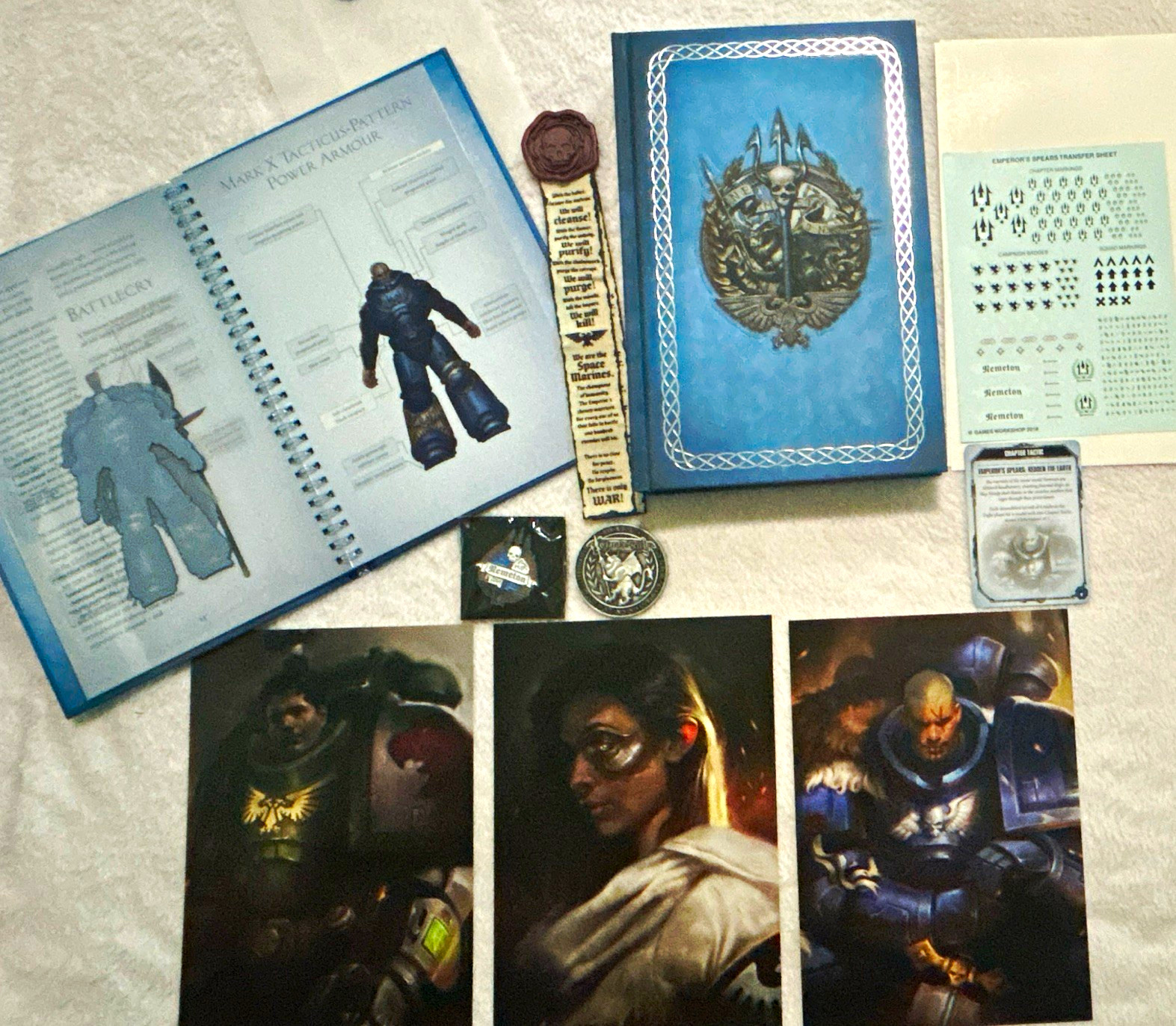 Games Workshop Warhammer 40K Space Marines Accessories Lot: Coins Pin Art Cards