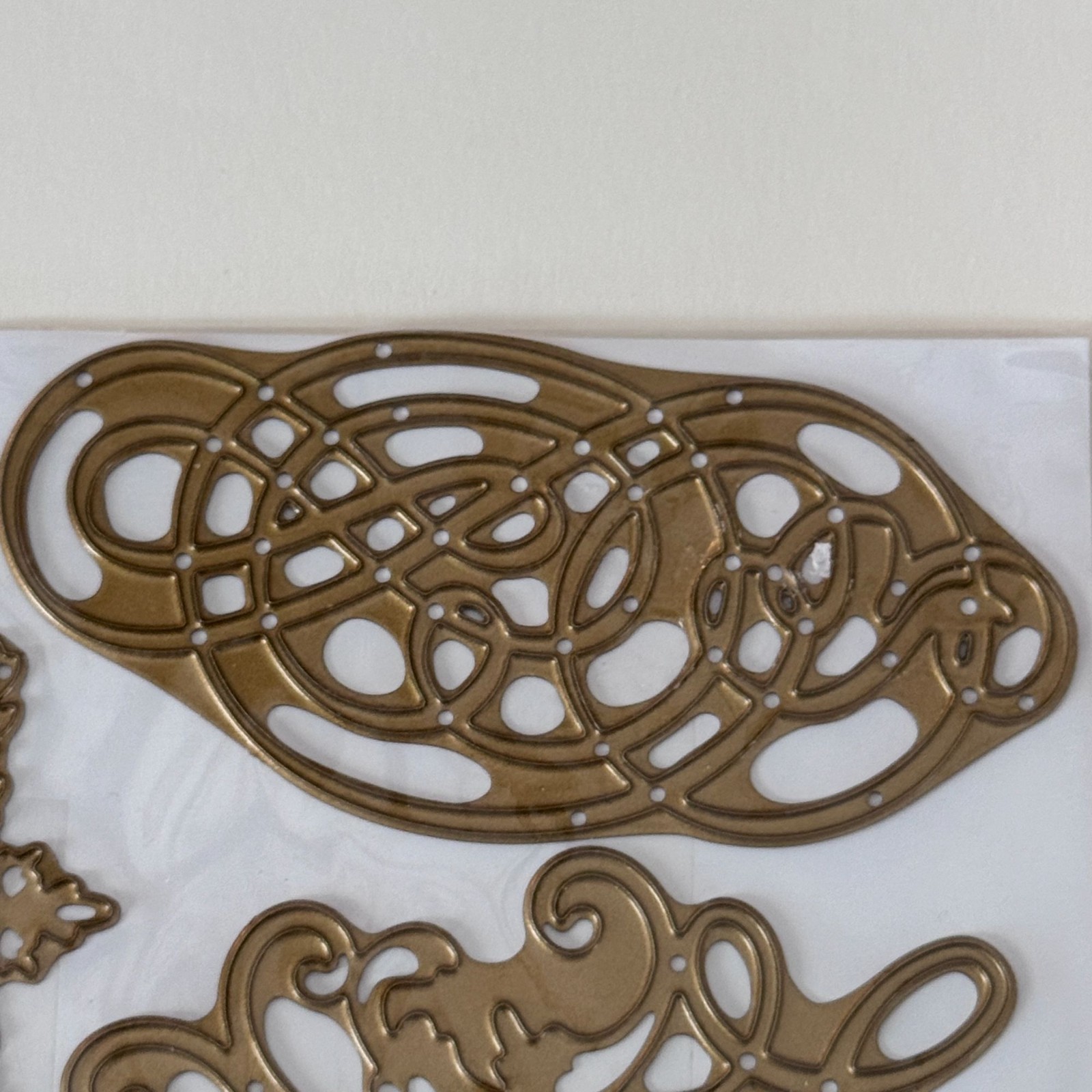 Anna Griffin Cuttlebug Decorative Cutting Die Set Ornate Flourish Elegant Metal