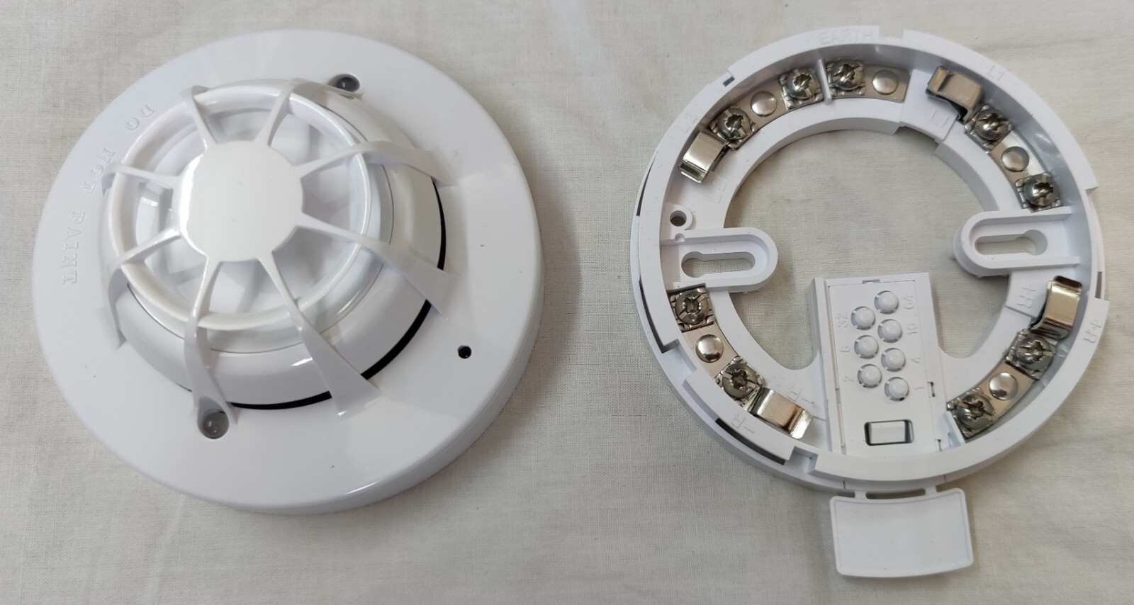 APOLLO XP95 55000-885APO OPTICAL SMOKE DETECTOR w/45681-210APO Base
