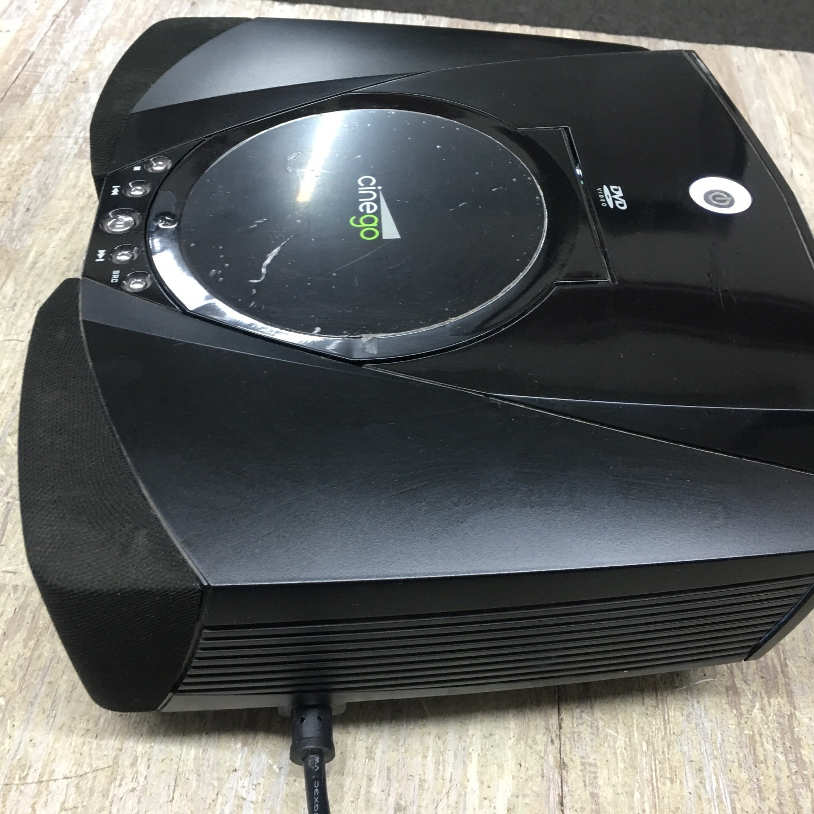 CineGo D-1000 DLP Home Theater Projector TESTED WORK GREAT NICE