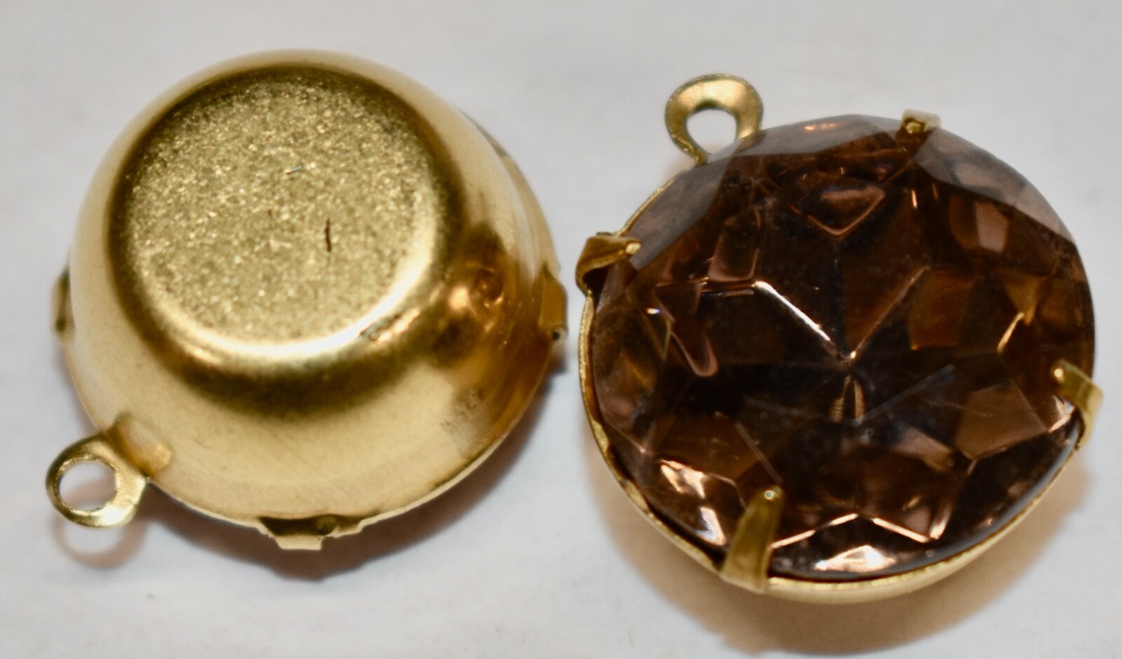 VINTAGE 2 LIGHT AMETHYST PURPLE color  GLASS PENDANTS  18mm ROUND GLASS CZECH