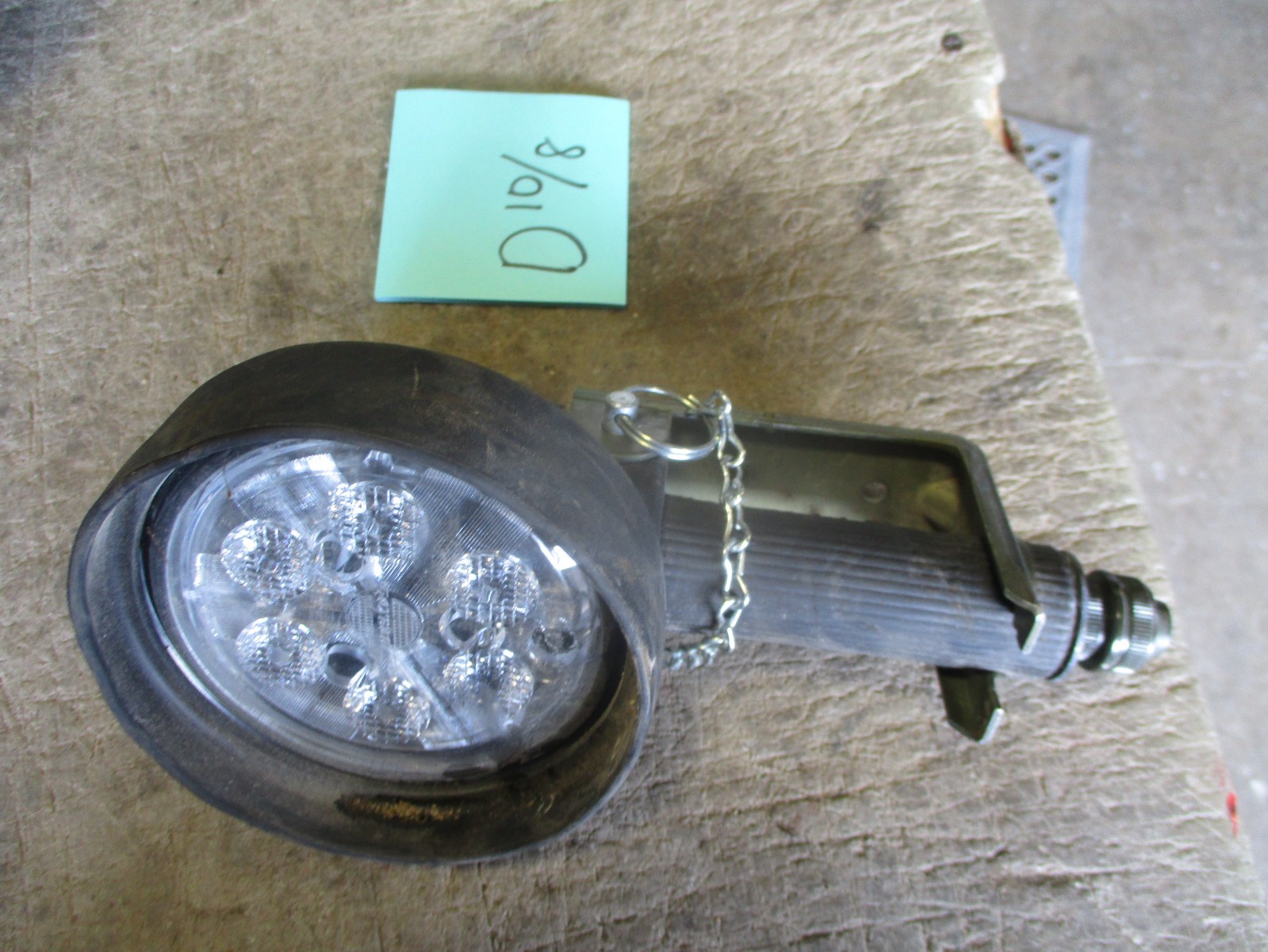 NOS LED Trouble Light, Rubberized Protection, Wall Mount Storage Bkt, 24v, Milit