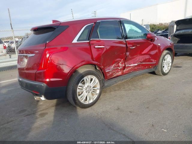 XT5 2017 Glove Box 4972233