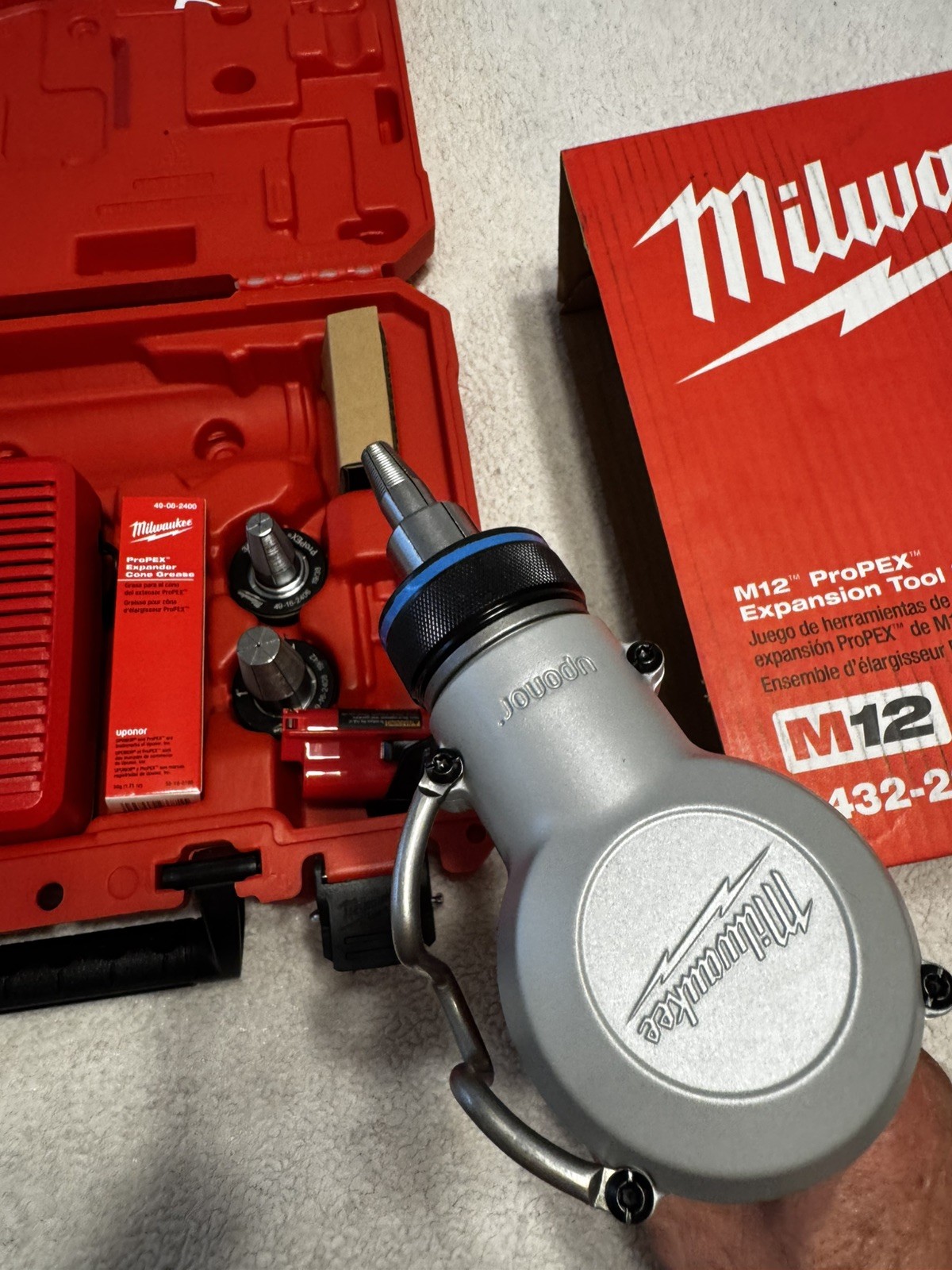 Milwaukee M12 Cordless ProPEX Expansion Tool Kit - 2432-22