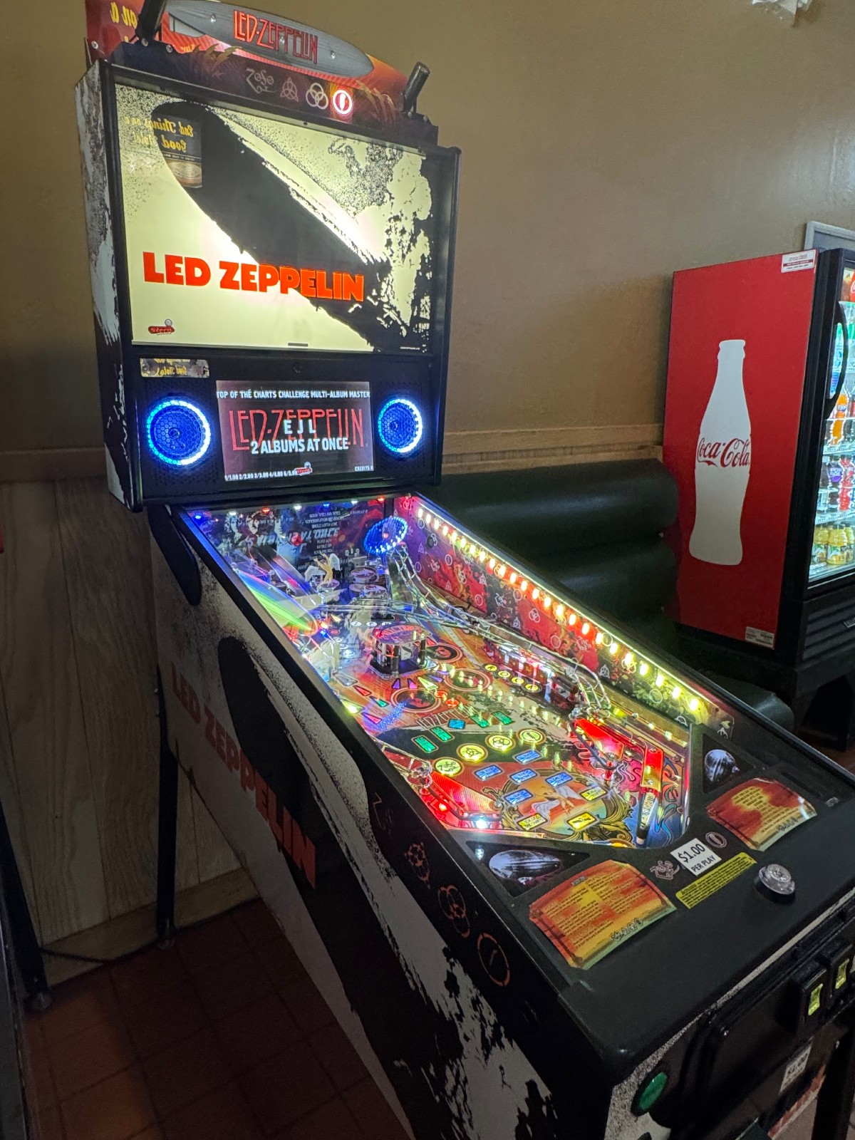 Stern LED ZEPPELIN-PREMIUM pinball: Expression Speaker Lighting, Topper, Hermit