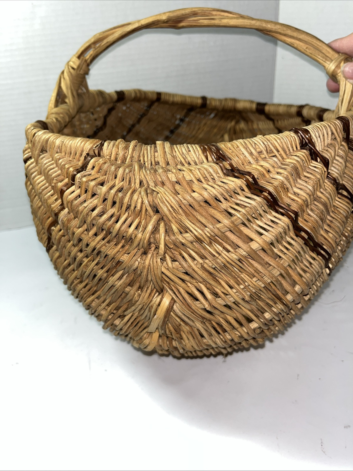 Two Toned Farmhouse Wicker Buttocks Large Basket Gathering Primitive Weave