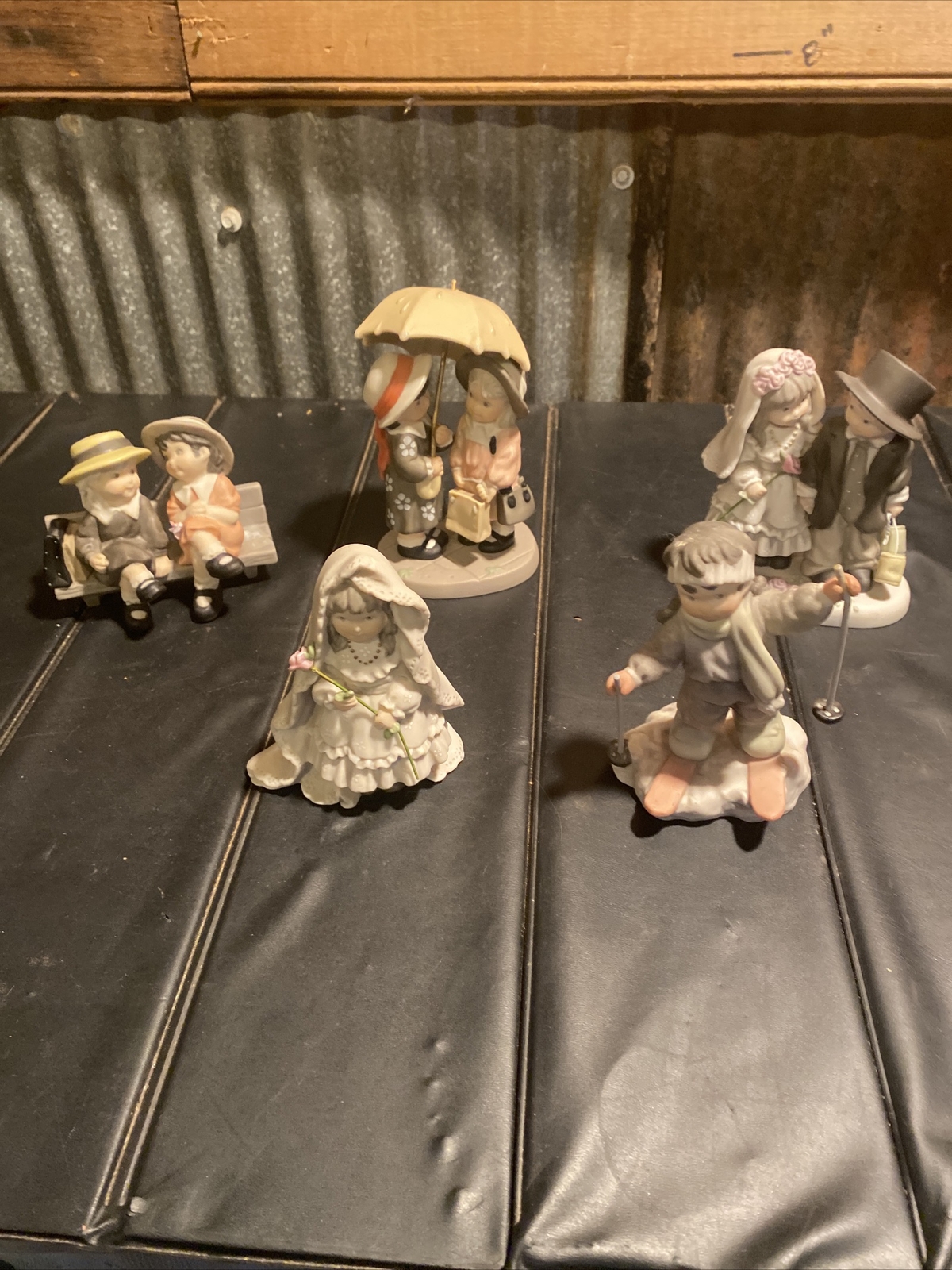 Bahner Studios Alaska Momma Figurine Enesco Lot 5 Shelter From Rain Two Of Kind