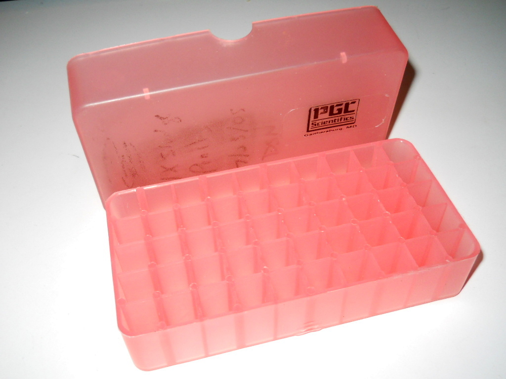 PGC 50-Place Pink Storage Case with Cover, 12mm x 26mm Square Well