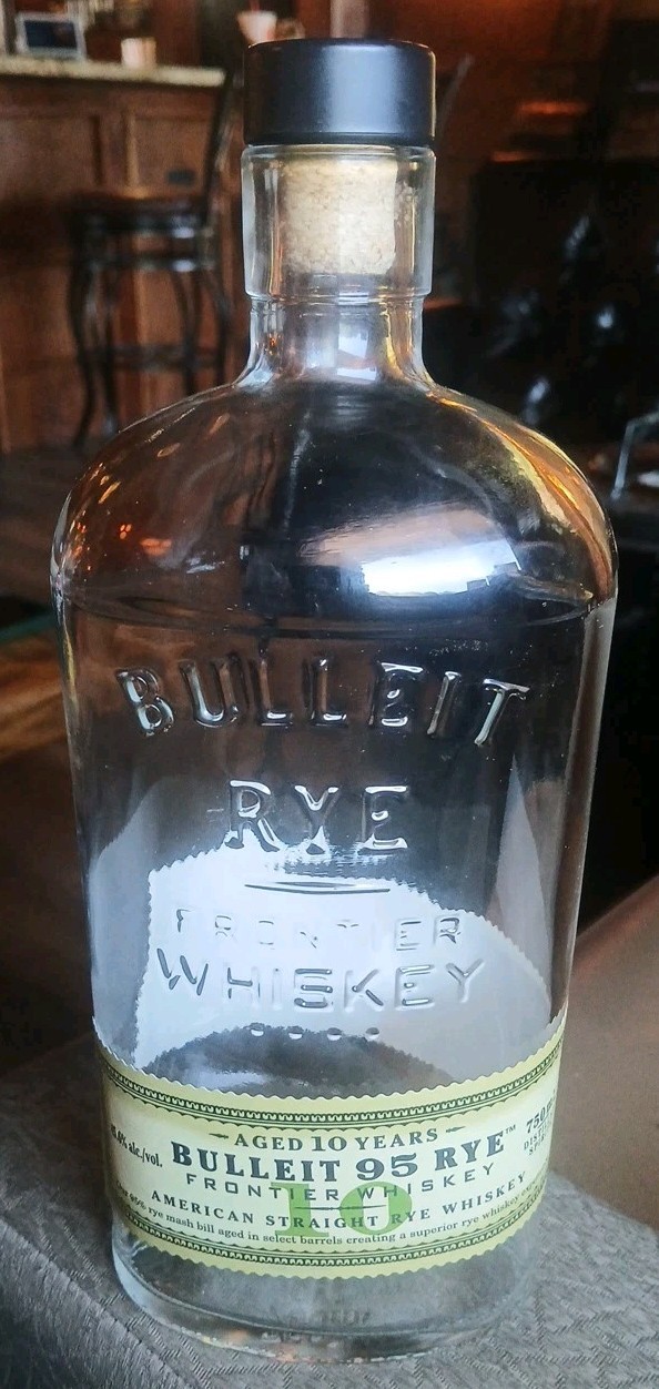 BULLEIT 95 RYE FRONTIER WHISKEY BOTTLE CORK TOP