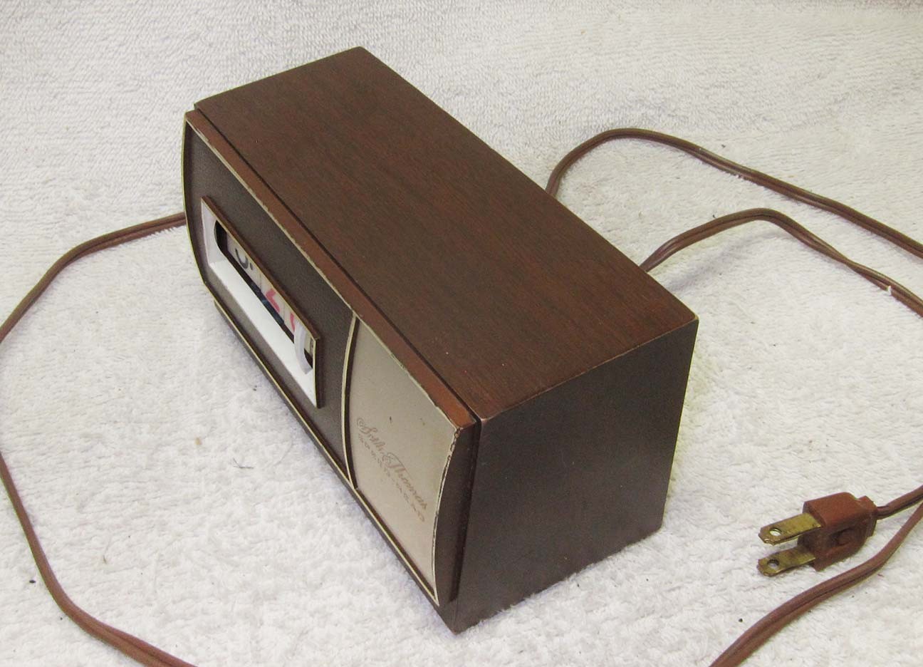 KITCHY Vintage 1960's Seth Thomas SPEED-READ Model E039 Digital Clock. Works!