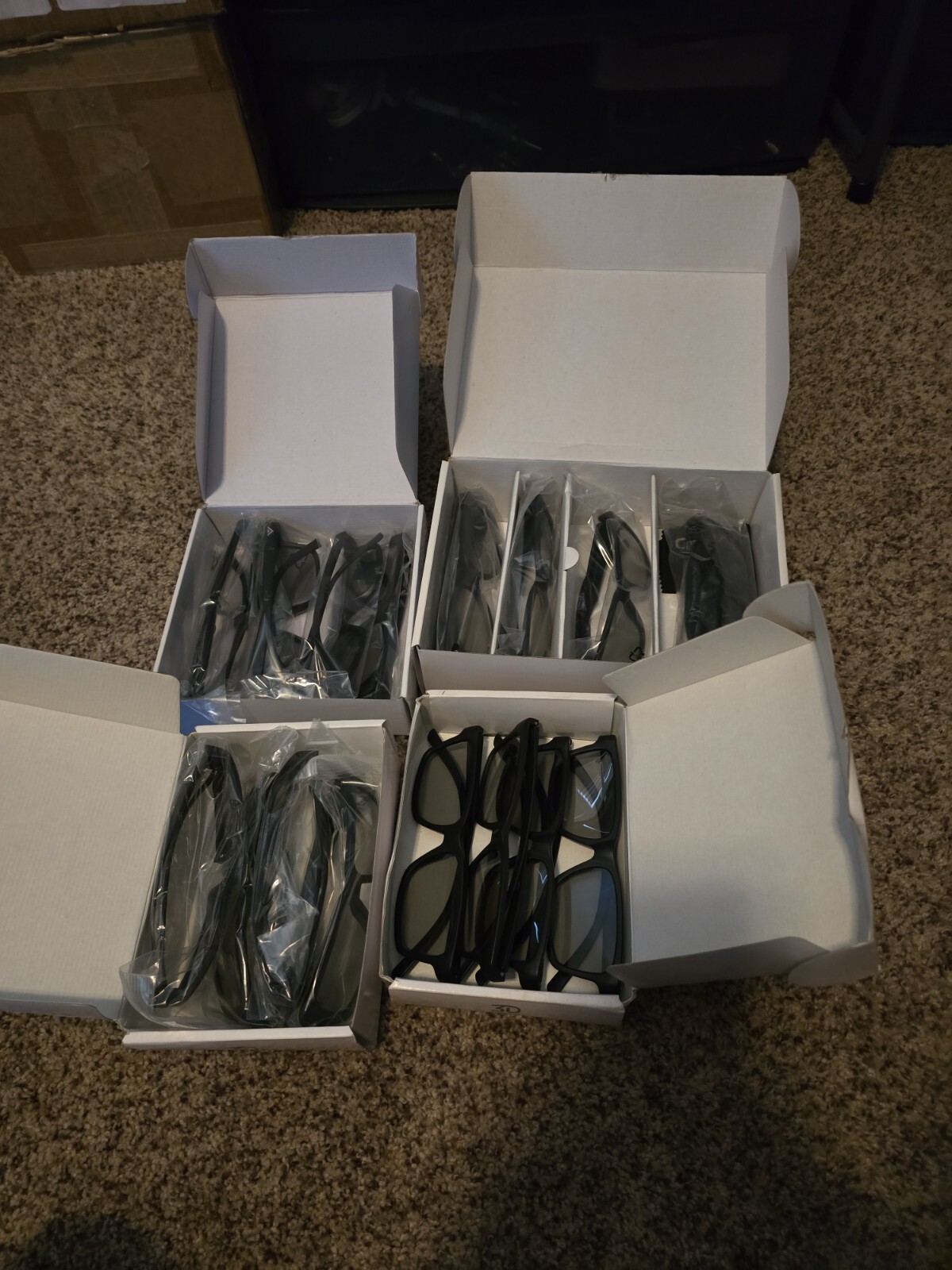 16 Vizio Theater 3D Glasses 4 Pair ONE NEW & UNOPENED