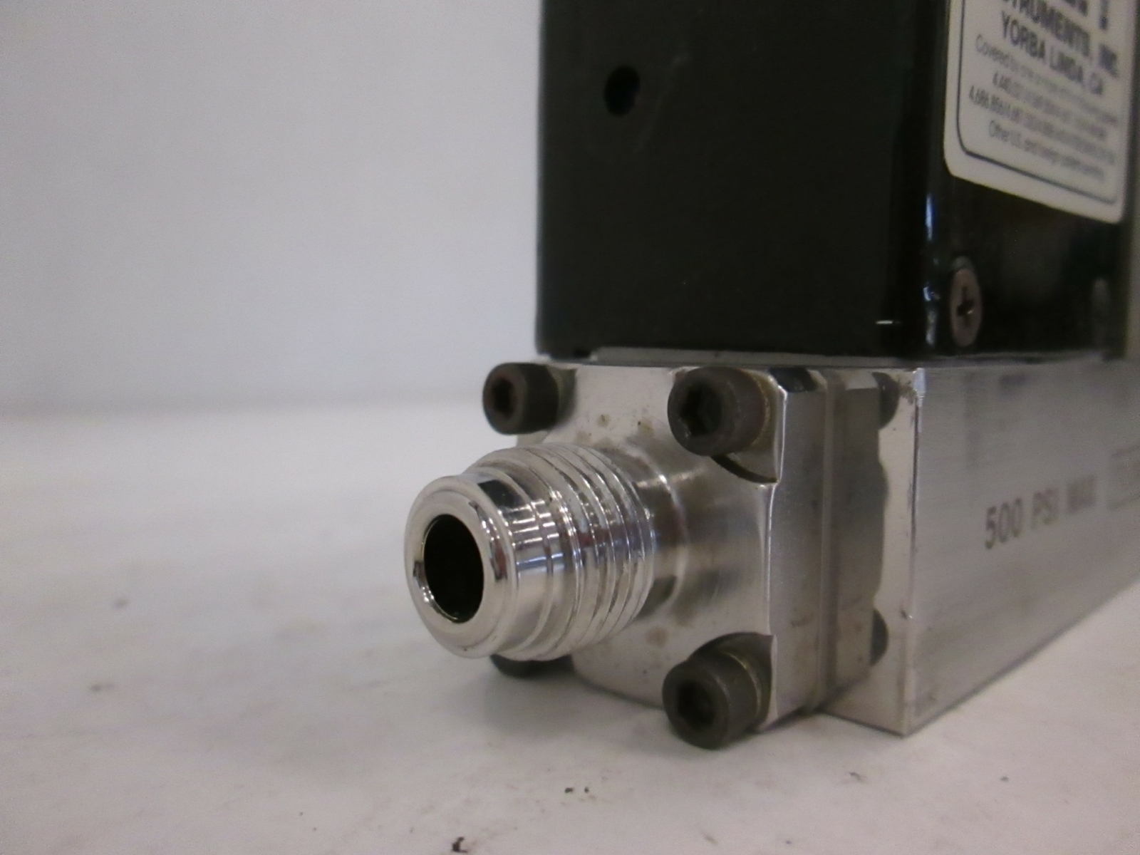 UFC-1260A, Mass Flow Controller MFC, NH3, 1 SLPM, Rfrb