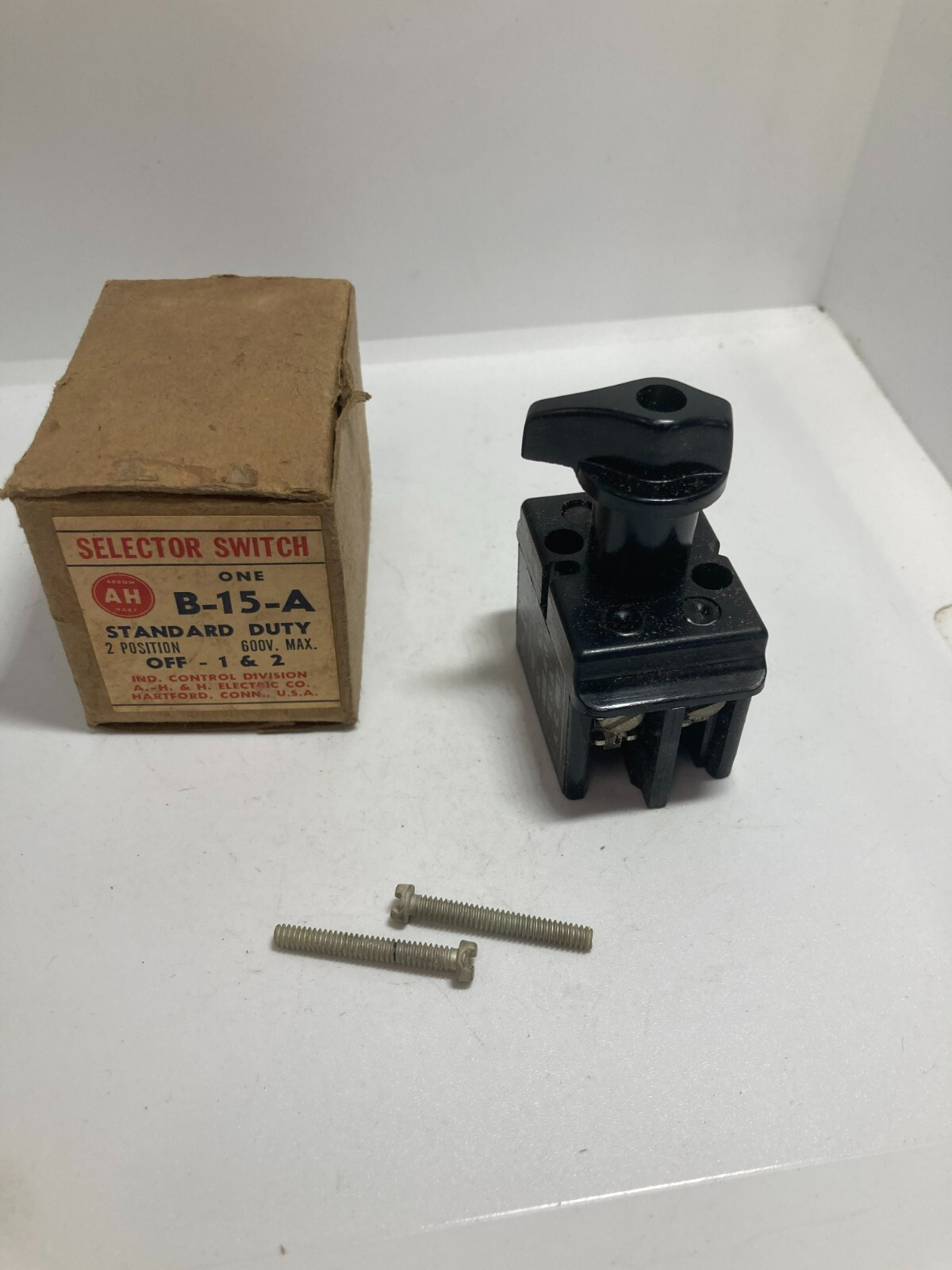 ARROW HART B-15-A SELECTOR SWITCH 2 POSITION 600V OFF-1 & 2 NIB