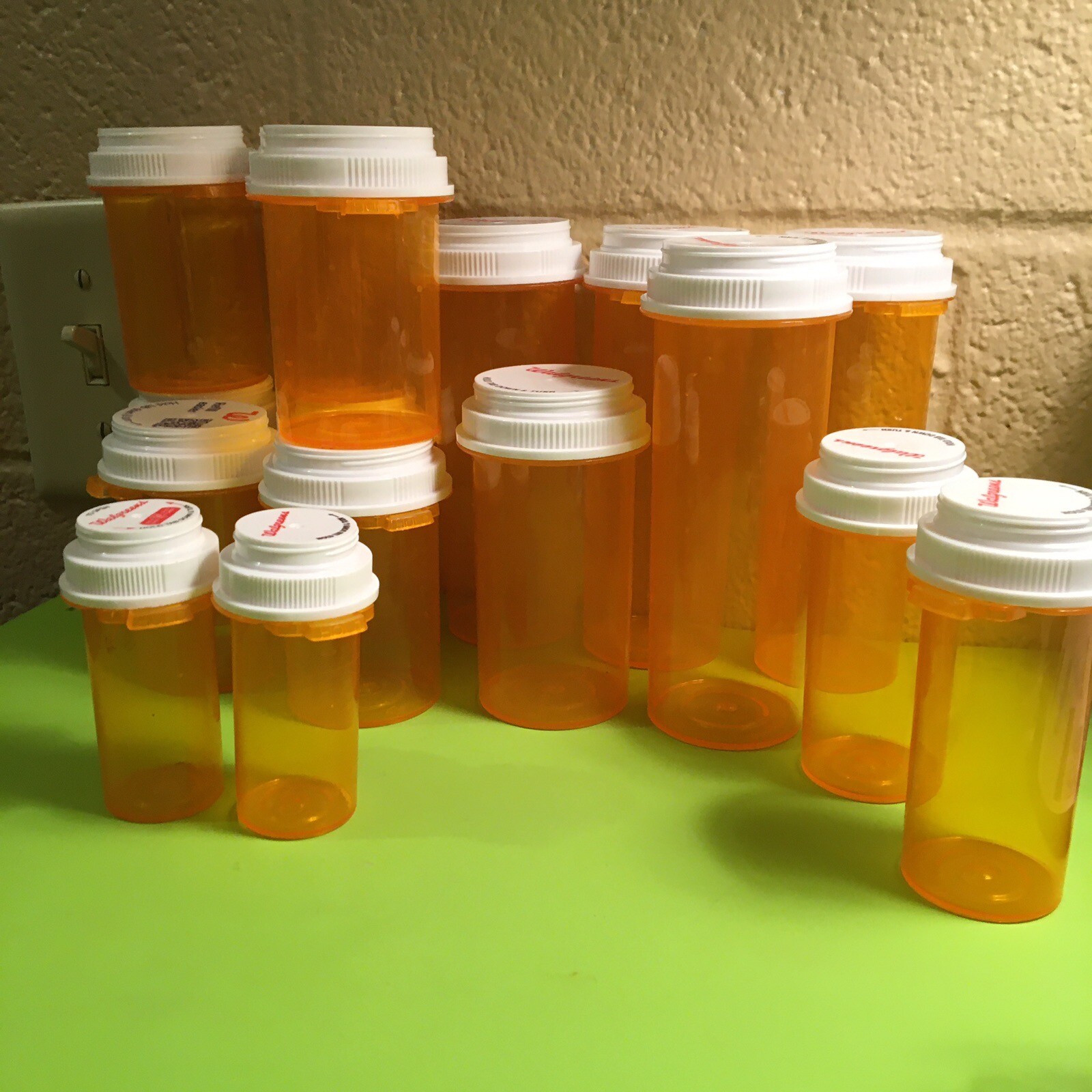 16 pcs. Pill Bottle set, for Reuse - Art and Craft Storage, assorted sizes w/lid