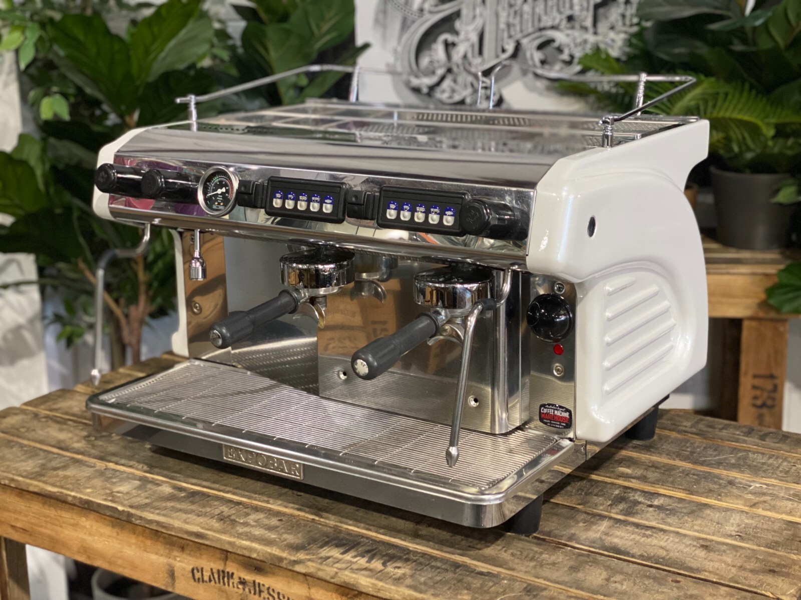 EXPOBAR RUGGERO 2 GROUP ESPRESSO COFFEE MACHINE WHITE COMMERCIAL BARISTA CAFE