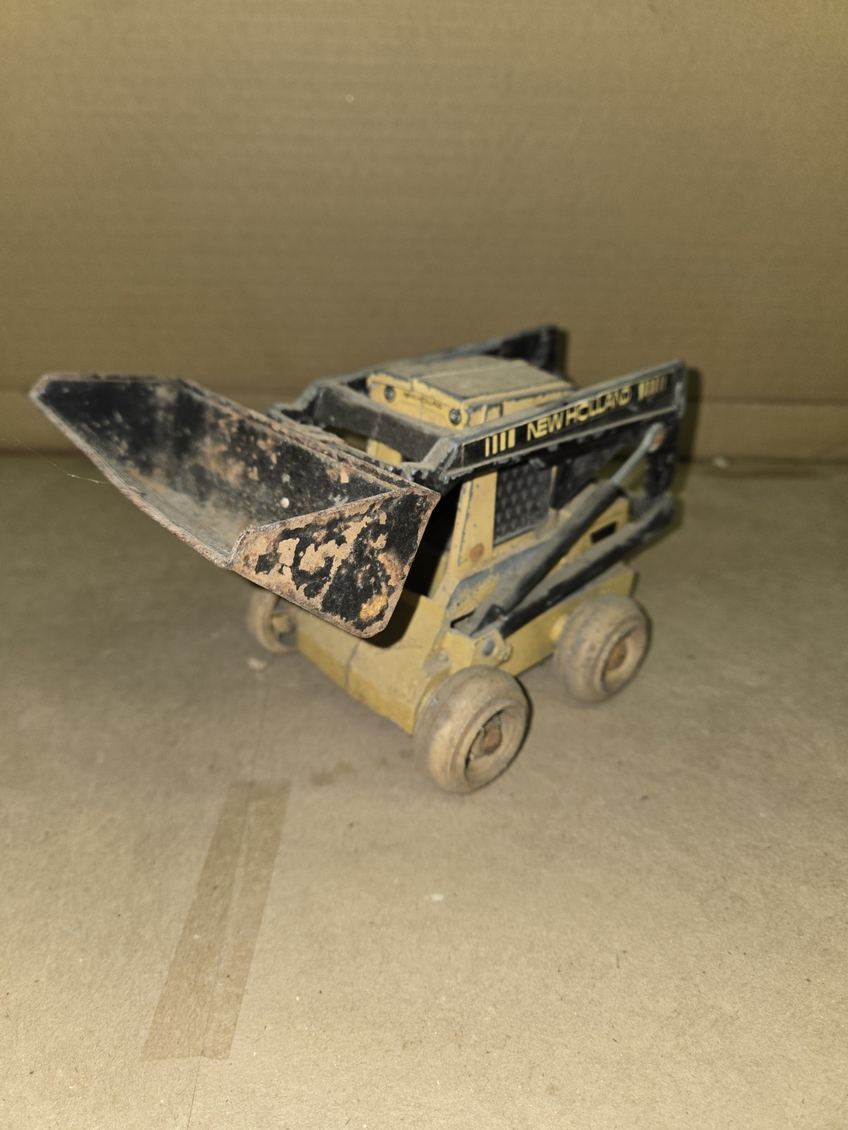 New Holland Skid Steer Die Cast Metal Toy