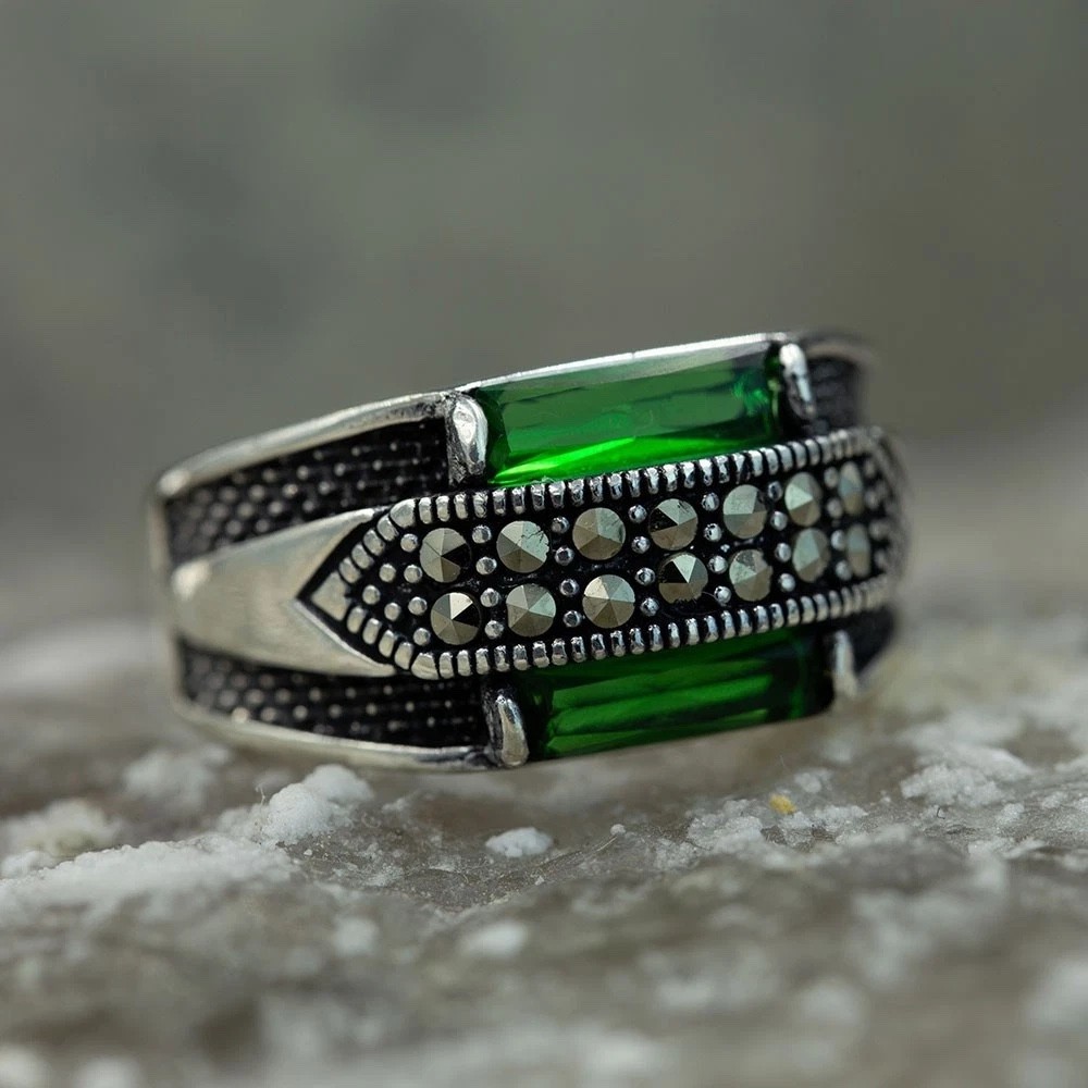 Men's 925 Sterling Silver Emerald Green Gemstone Ring