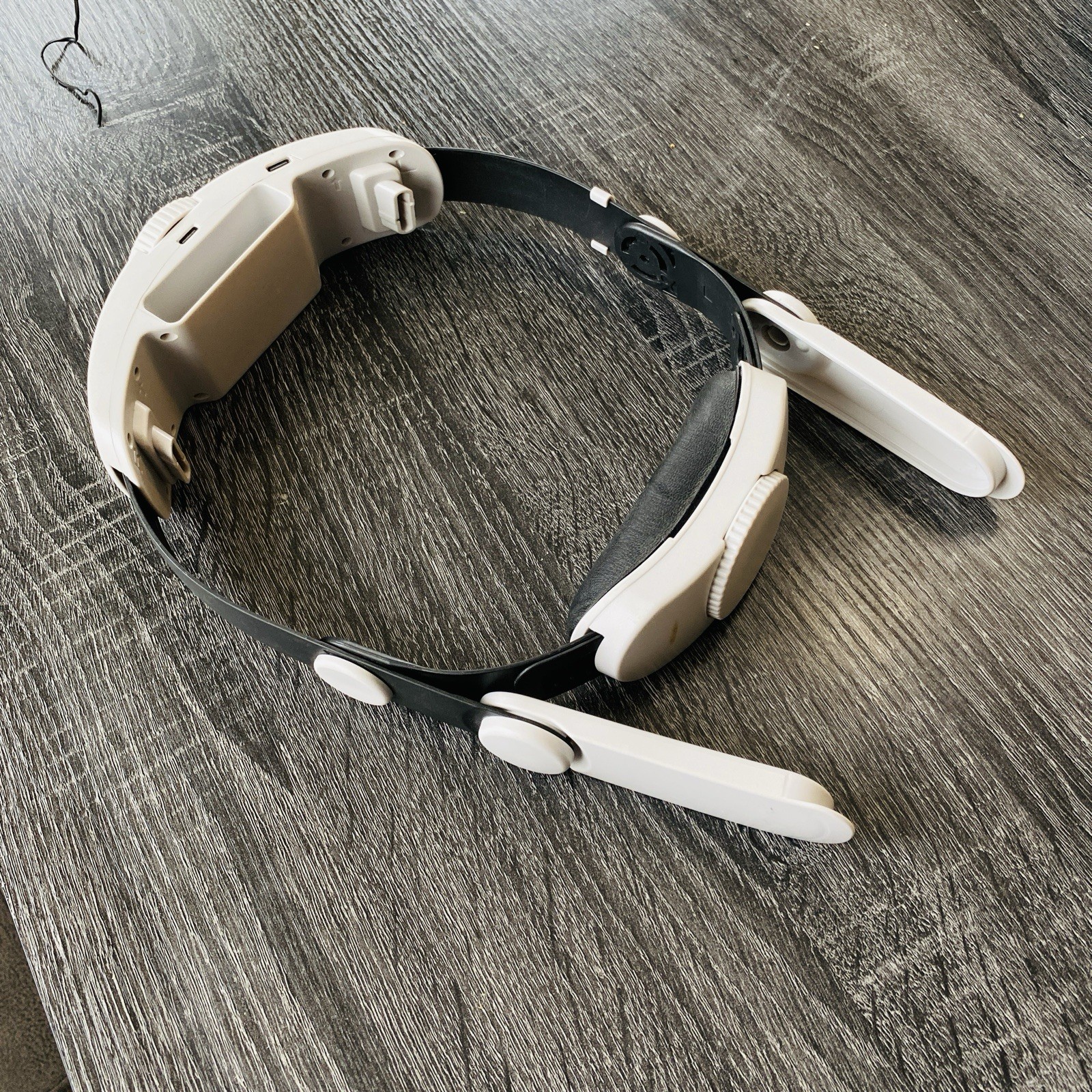 Meta Quest MQ2000 Headstrap W 2 USB C Ports