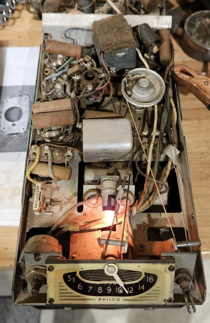 1947 47 Philco Model UN6-100 Under Dash Tube Car Radio~Tested & Powers Up!