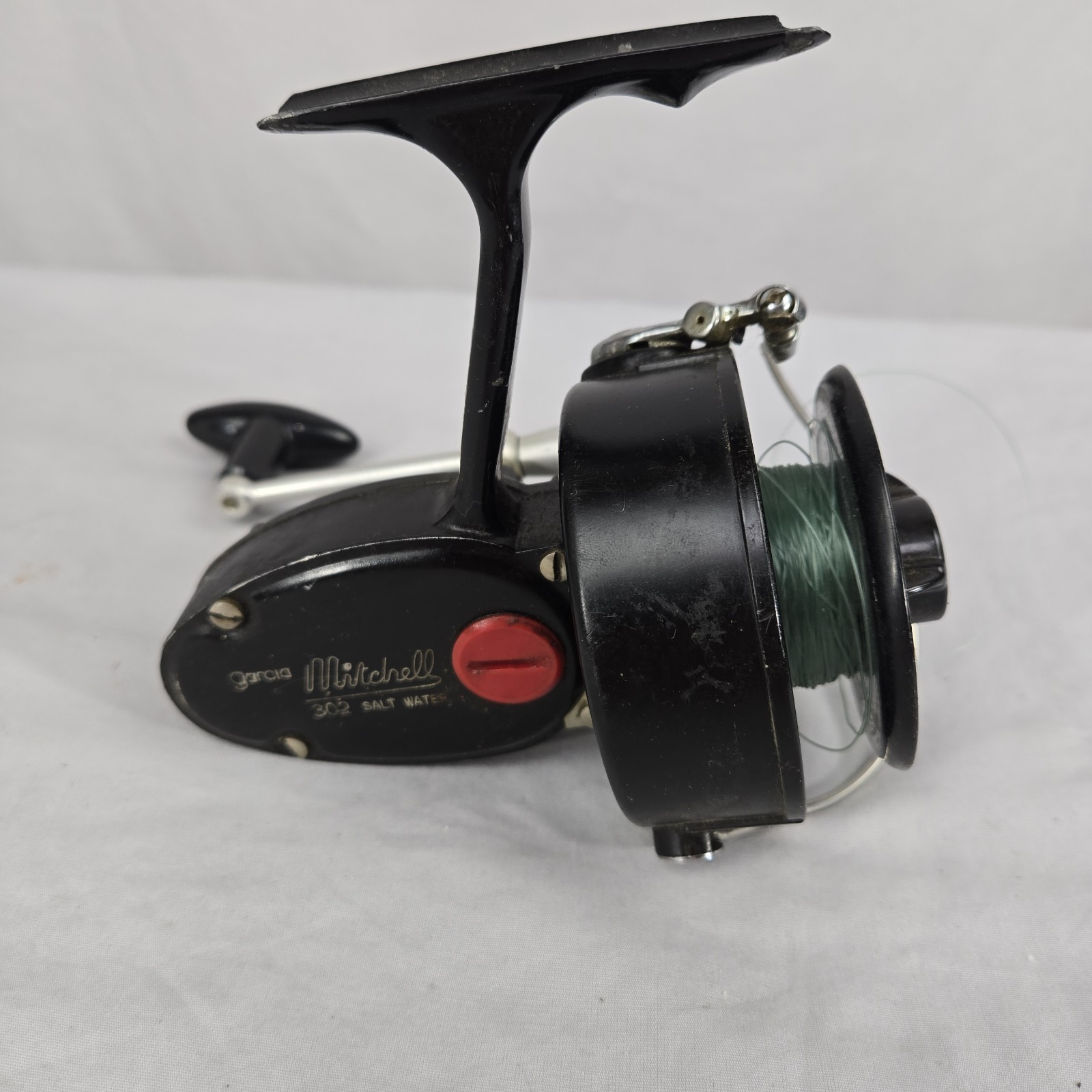 Garcia Mitchell 302 Saltwater Heavy Action Spinning Fishing Reel Works Vintage