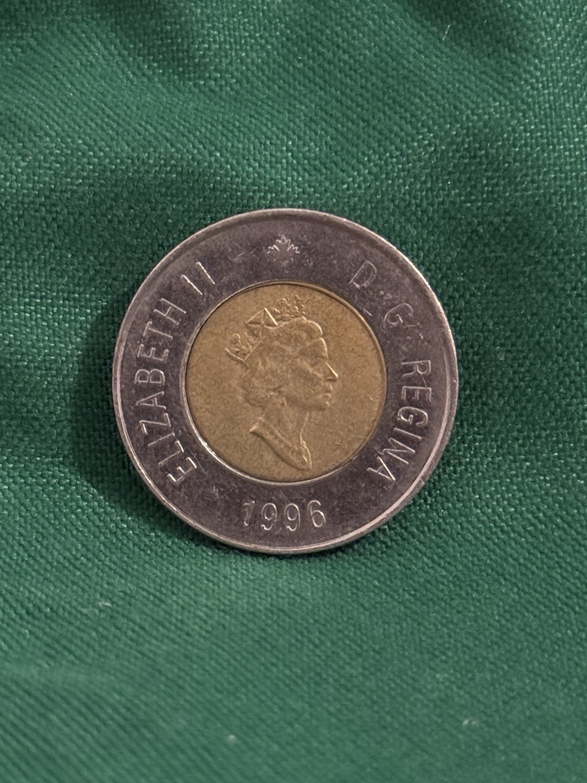 1996 Canadian 2 Dollar Coin Queen Elizabeth II & Polar Bear D.G. Regina