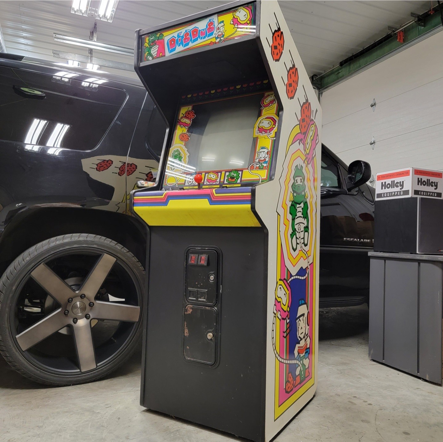WORKING ORIGINAL - DIG DUG CLASSIC ARCADE GAME STAND UP MACHINE by ATARI 1980's