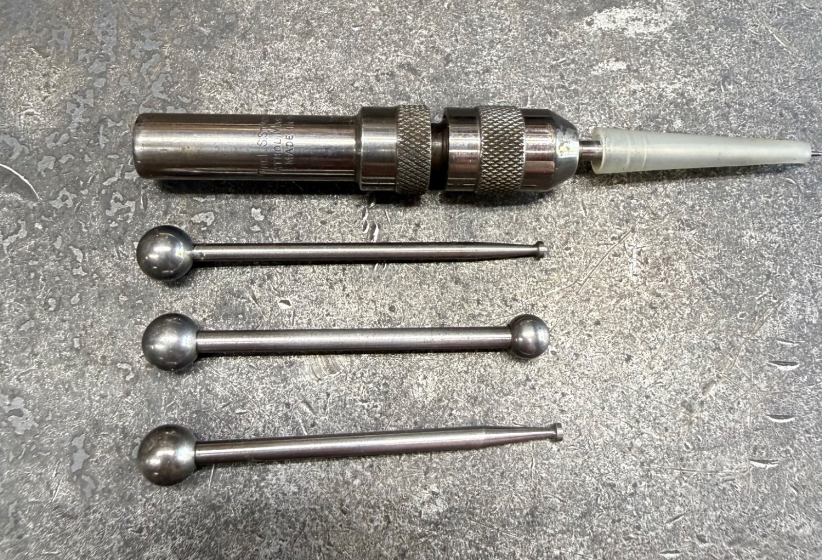 Vintage L.S. Starrett No.828 Wiggler/Center Finder w/828-B Ball Contact