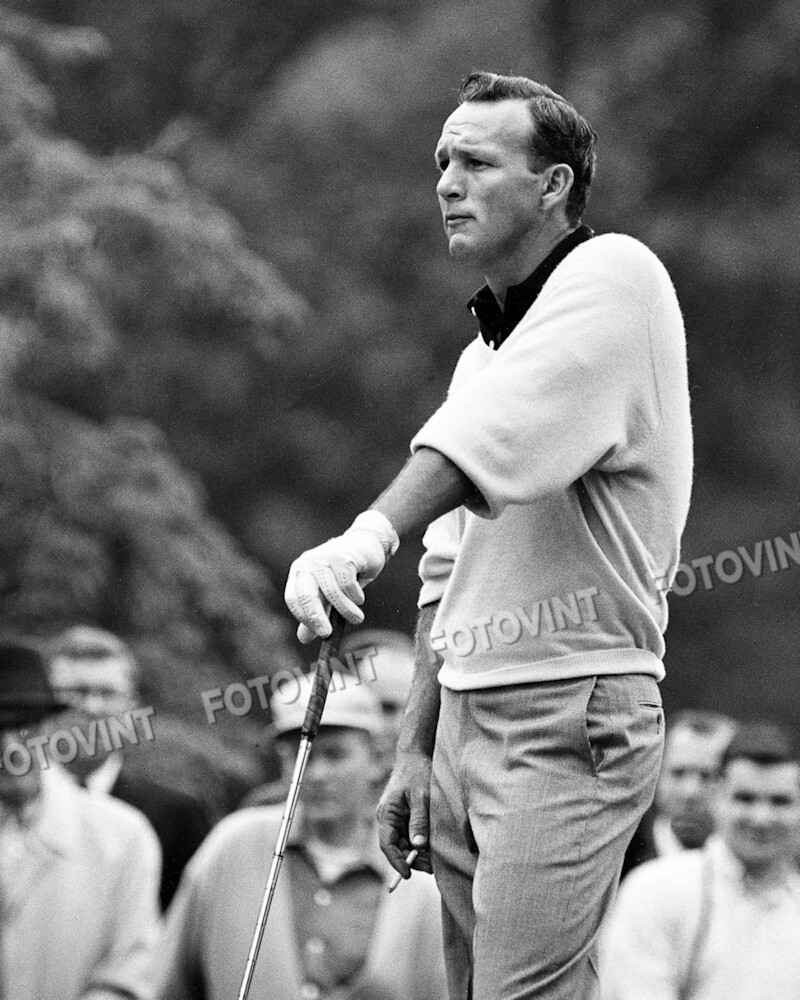 ARNOLD PALMER Golf Smoking Photo Picture 1963 THUNDERBIRD 8x10 11x14 16x20 (A10)