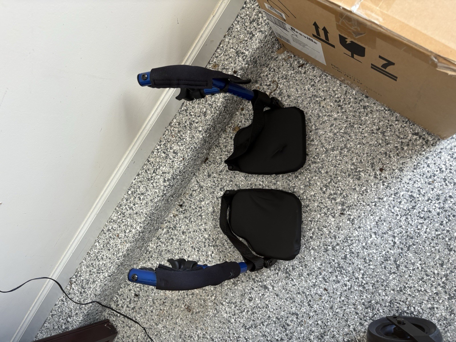 Kit Mobility Focus CR electric Wheelchair w/ Headrest, Elevating legs.