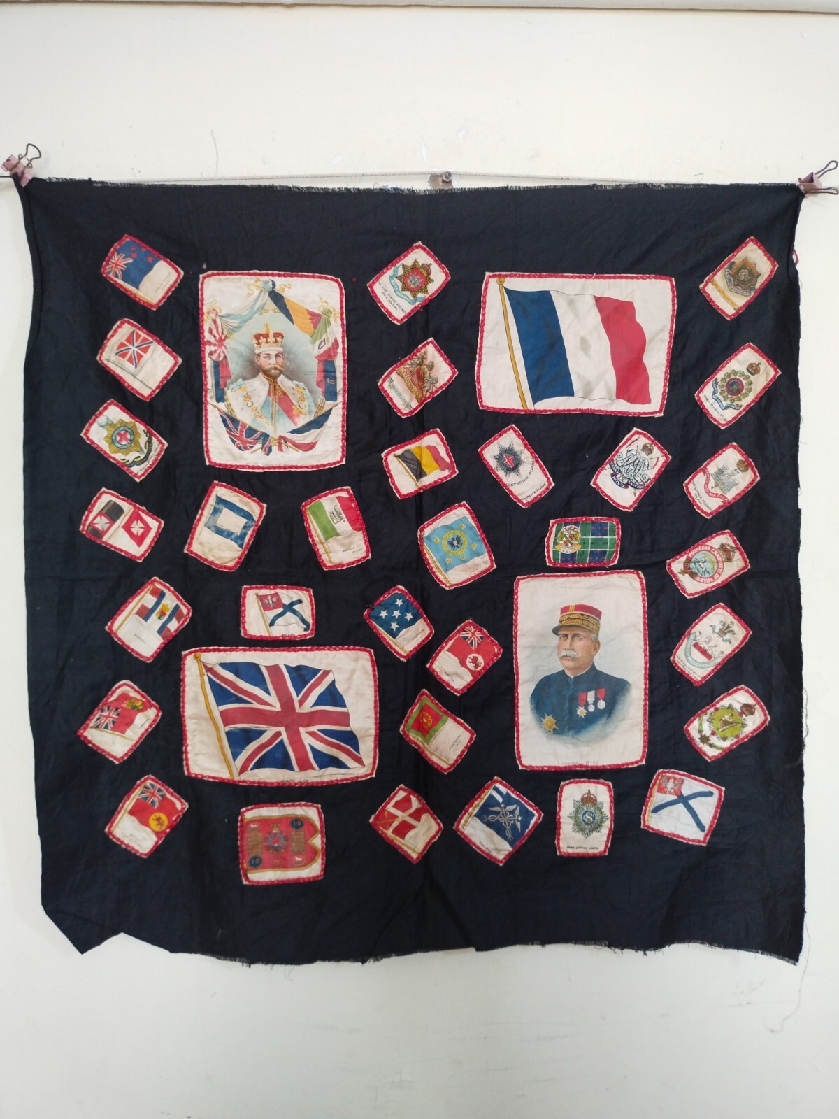 vintage WWI or WWII silk patches conflicts flag military badges otem1302
