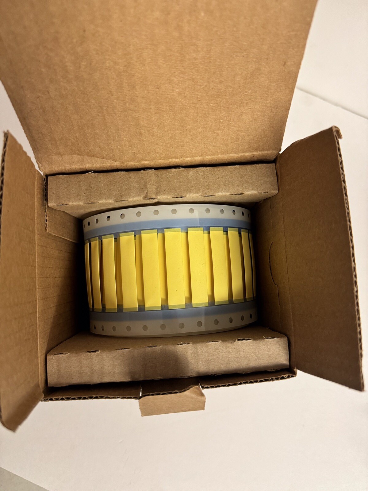 Raychem  TMS-SCE-1/4-2.0-4 Qty of 250 per Lot 	 Yellow Heat Shrinkable Label