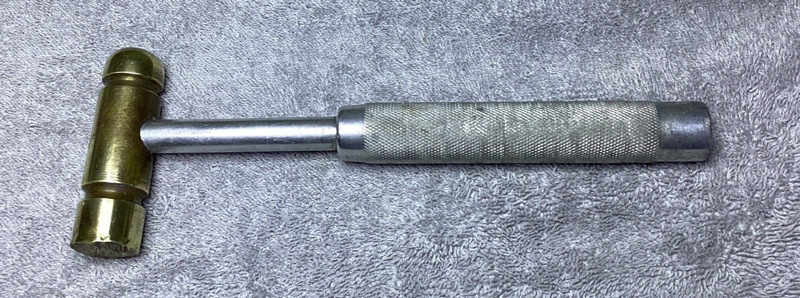 VTG. SHOP MADE BRASS BALL PEIN HAMMER WITH KNURLED ALUM. HANDLE