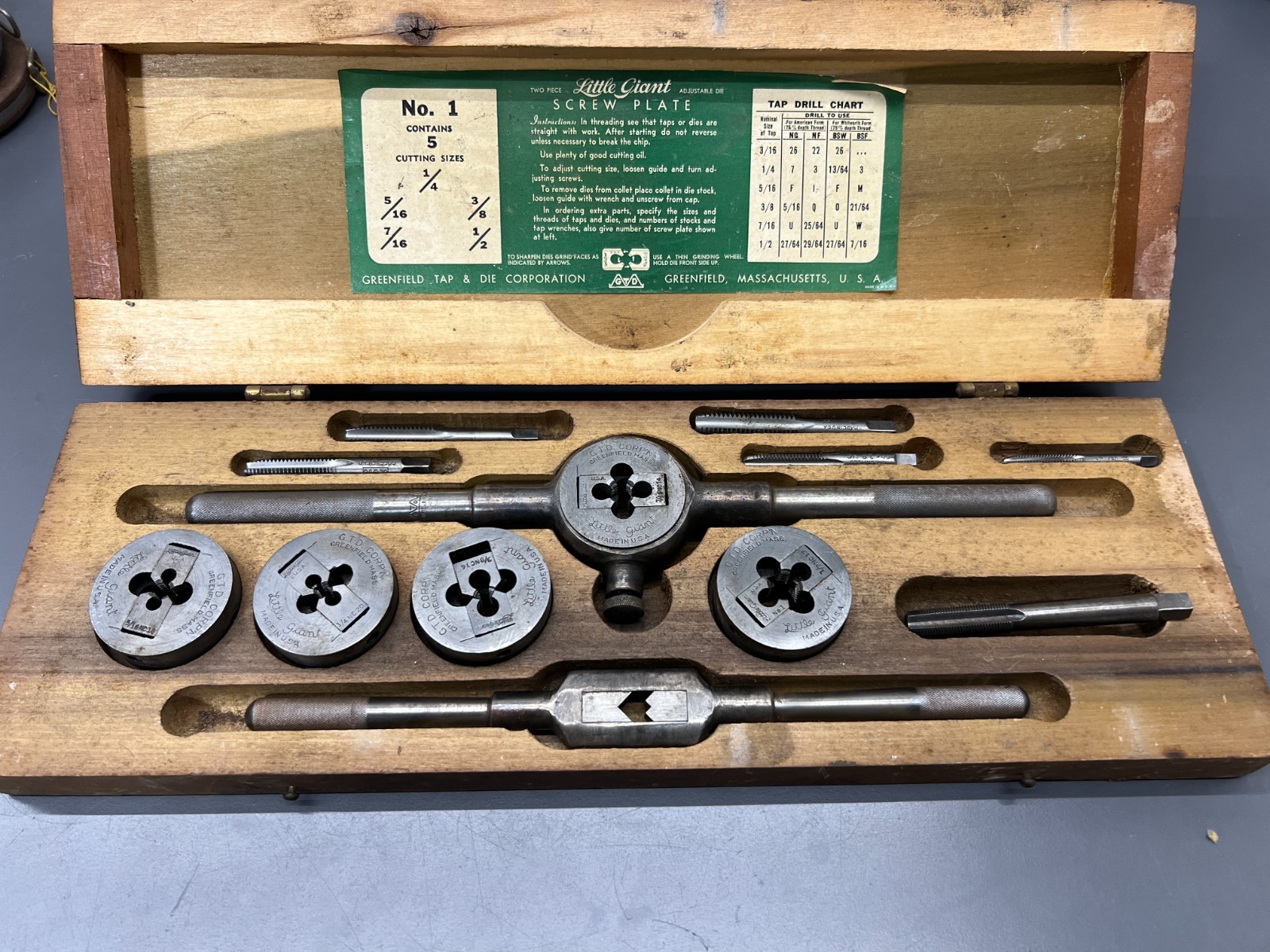 VINTAGE GTD GREENFIELD LITTLE GIANT No. 1 SCREW PLATE TAP DIE SET W BOX - USA