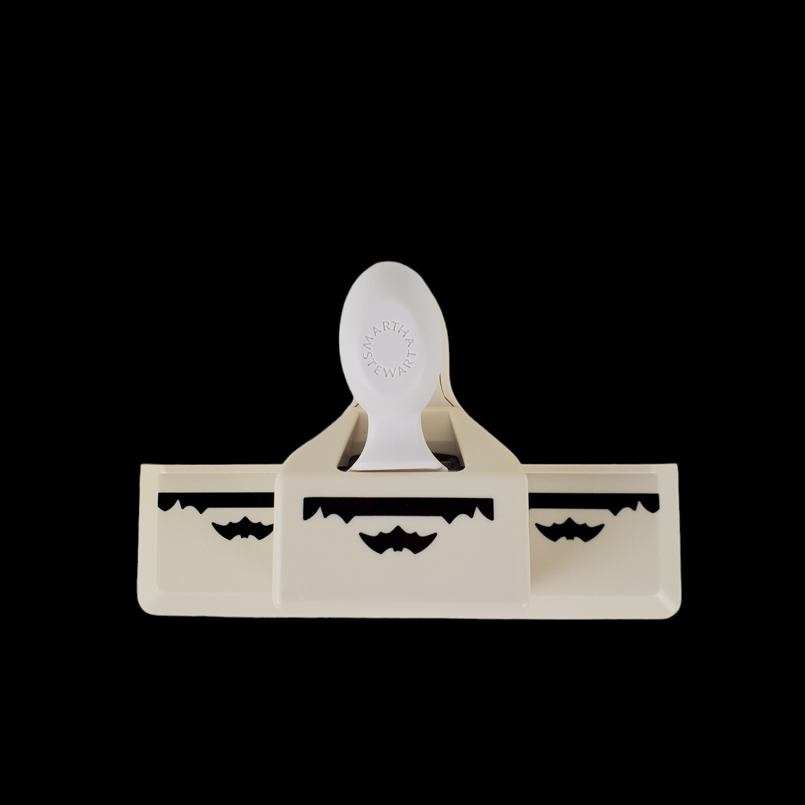 Martha Stewart Craft Border Paper Punch GOTHIC BATS  Edging Scrapbook M84 EUC