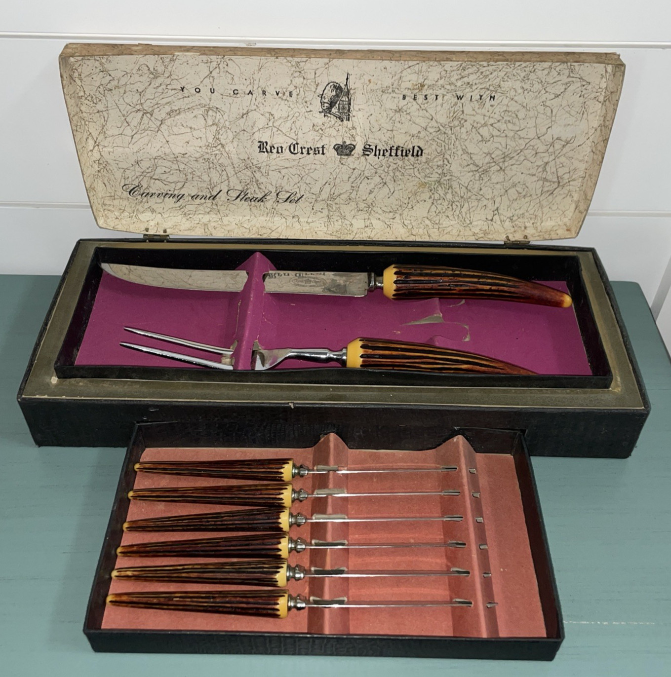 Sheffield Crown Crest Carving Set & Steak Knives