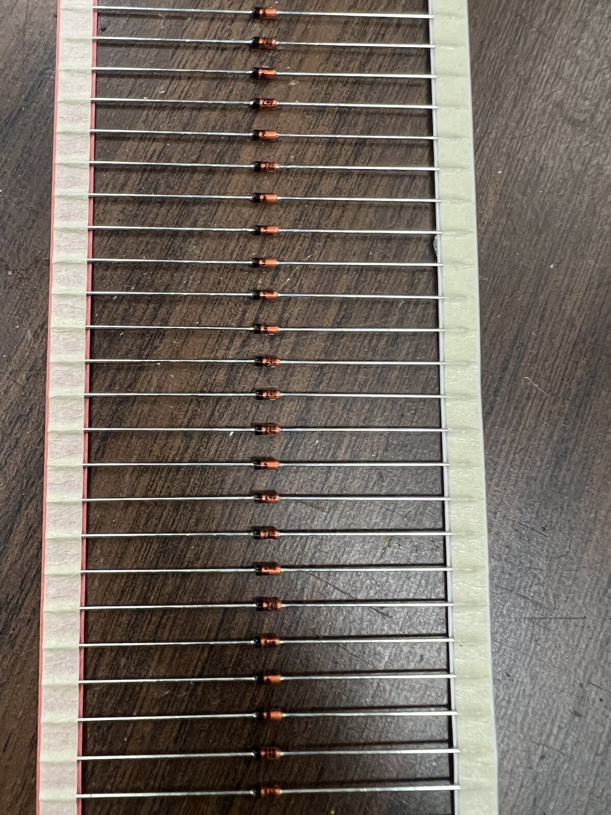 Vishay 1N5240B Zener Diode 10V 5% 500mW DO-35 - LOT OF 100 - Brand New