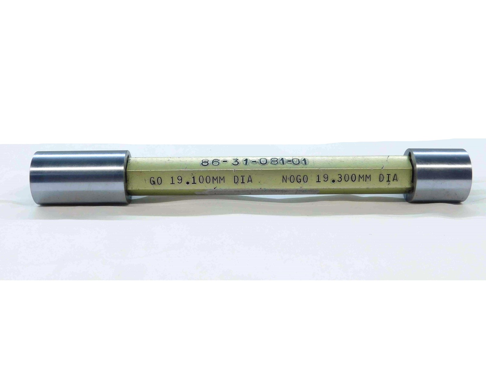 19.100 & 19.300 METRIC PIN PLUG GAGE GO NO GO 19.000 +.100 19 .7520 19.10 19.30