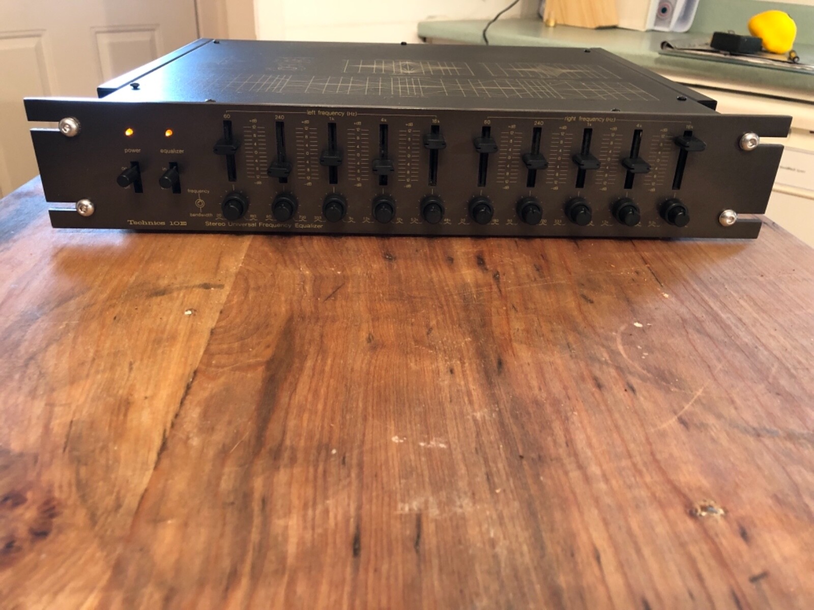 (PARTING OUT) TECHNICS 10E SH-9010 E ROUND KNOB FOR FREQUENCY EQUALIZER