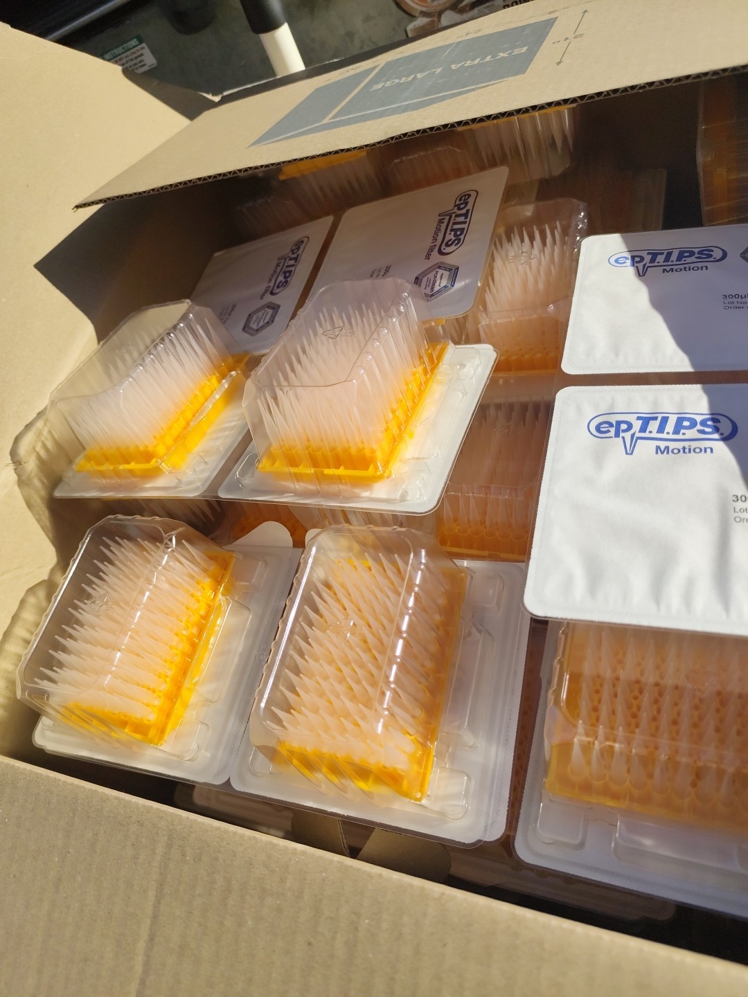 Eppendorf 0030014502  epT.I.P.S. 40-1000 uL Motion Reloads / CASE 2304 Tips