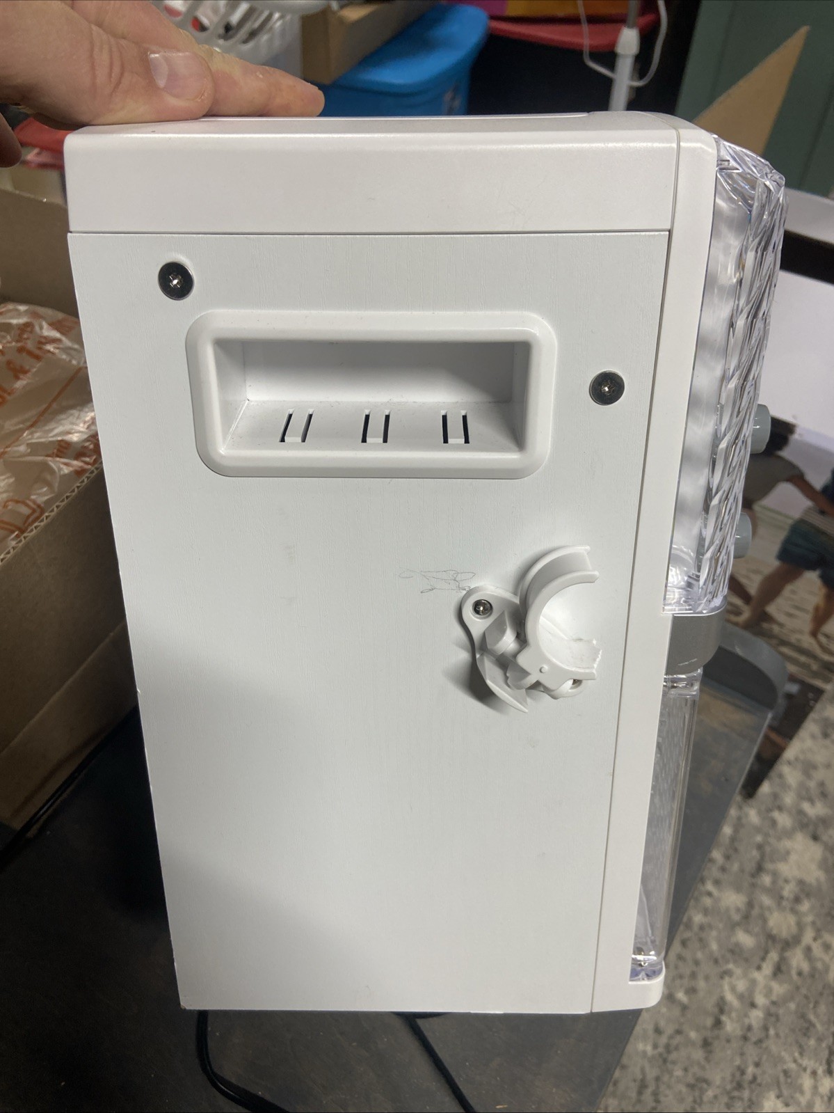 Singing Machine Sml625Btwd Karaoke Machine, Portable Karaoke System, White