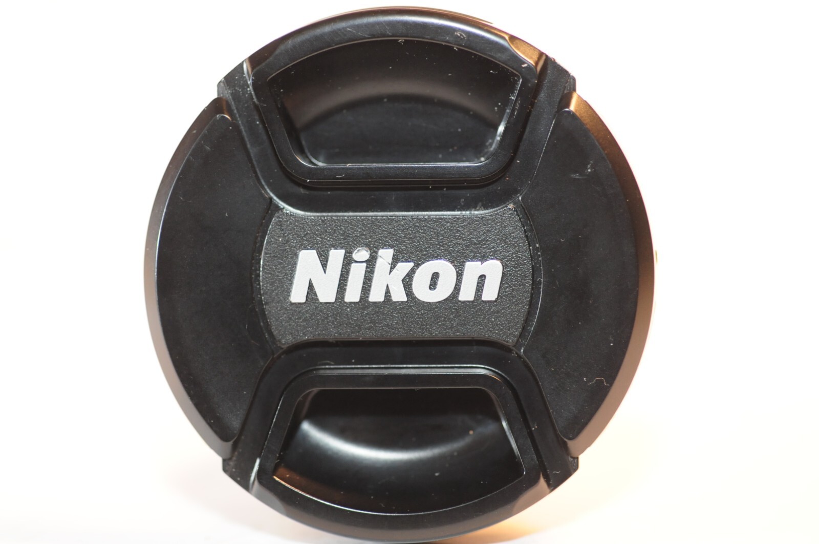 Nikon LC-62 62mm lens cap center pinch Genuine Nikon