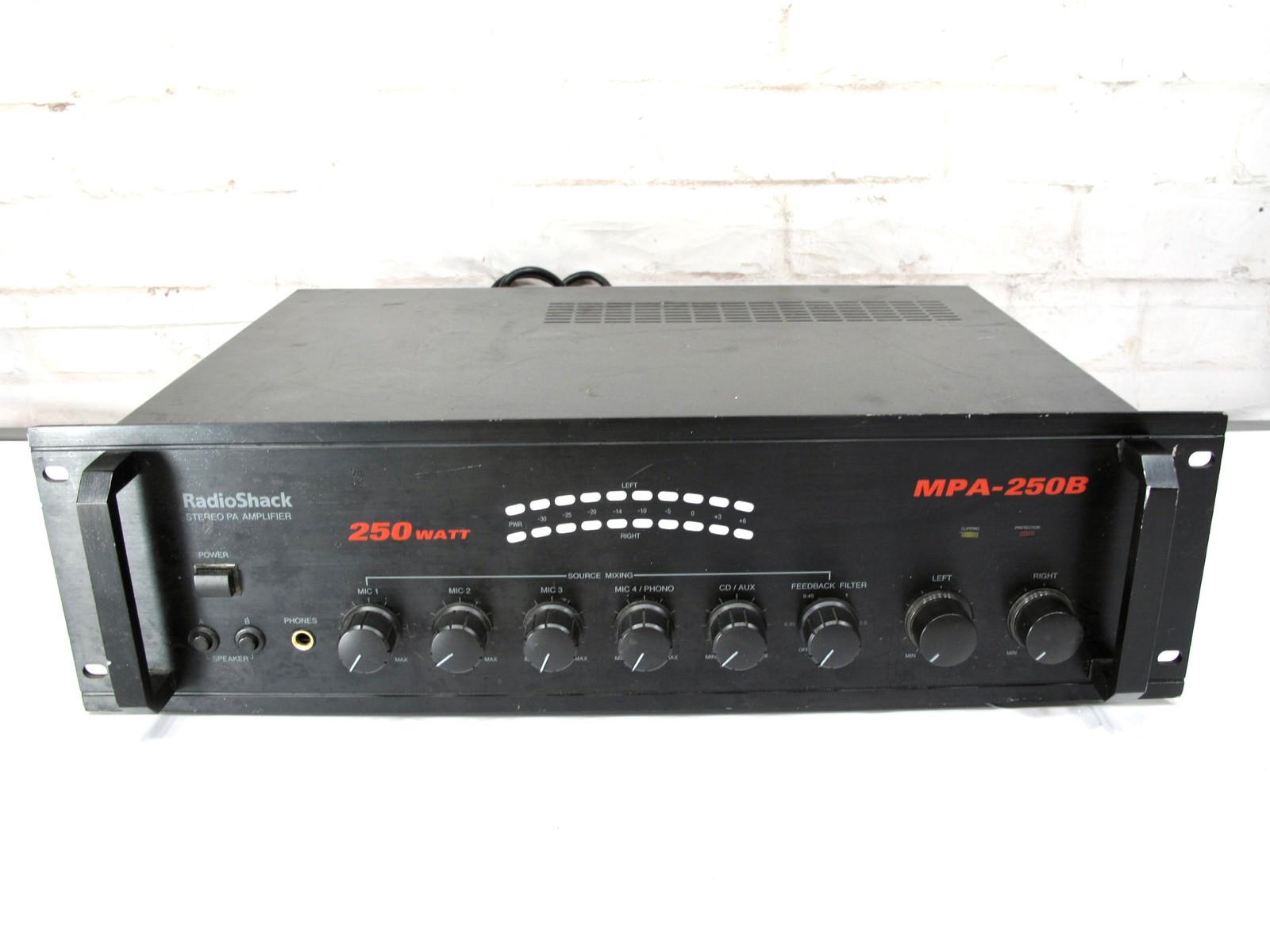 Radio Shack MPA-250B 4 Mic Aux Phono 250 Watt PA Powered Mixer Amplifier