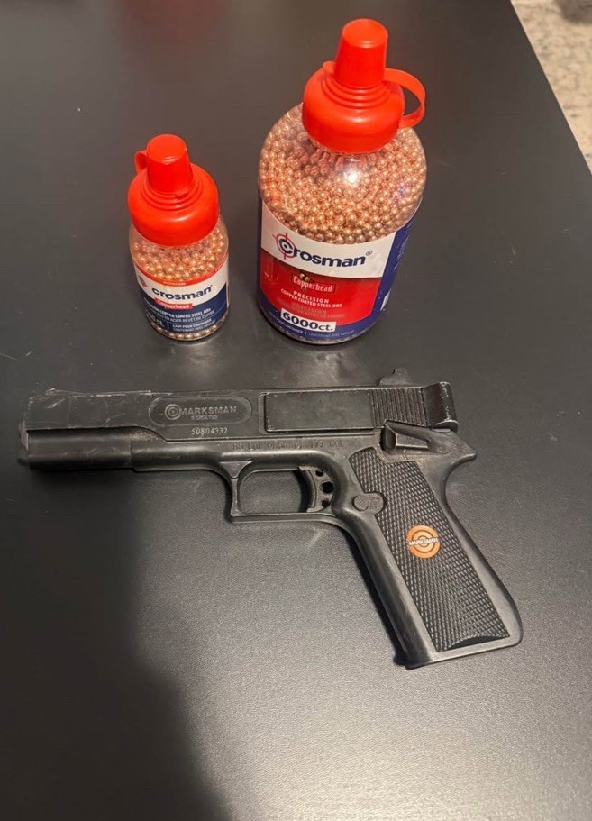 Marksmen 1010 Repeater BB /.177 Pistol with BBs see photos