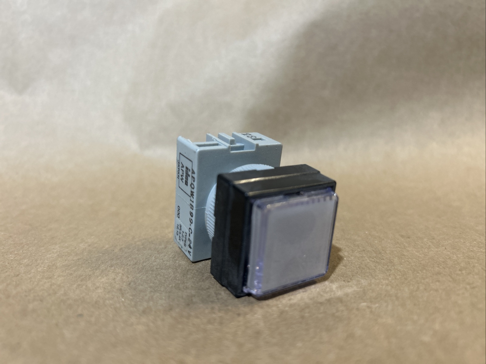 Idec Apw APQW1B99-C-24V