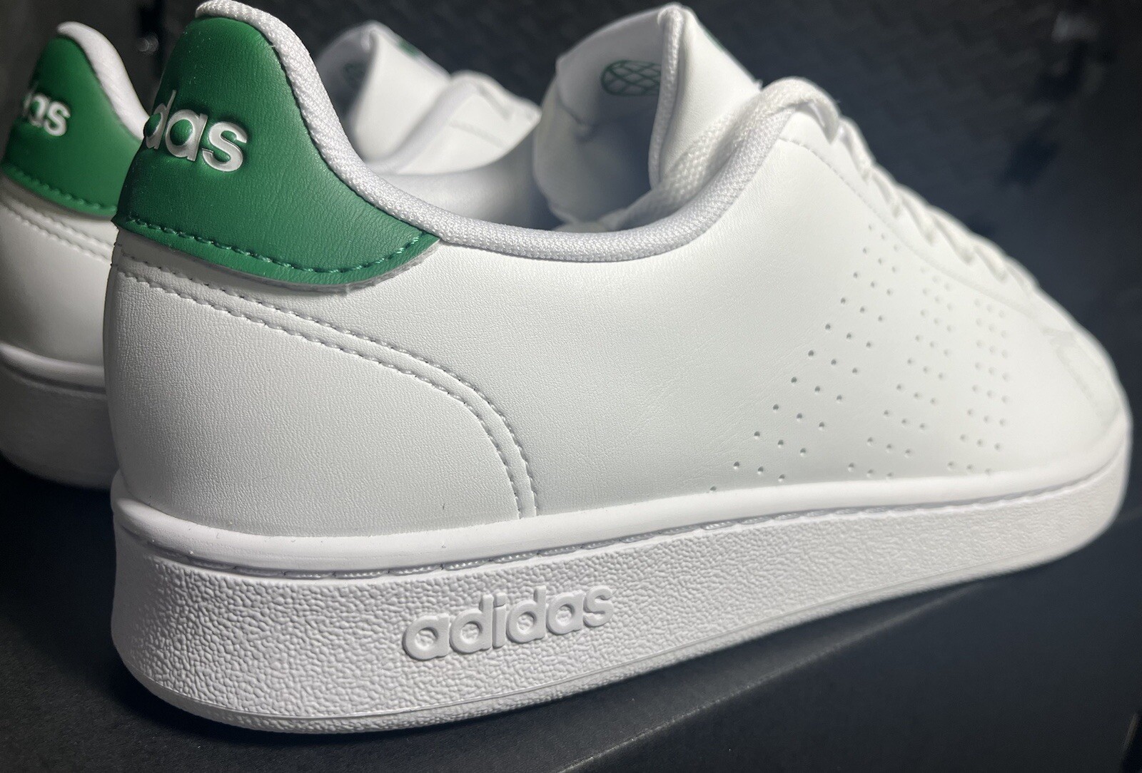 Adidas Advantage Base White Green Mens Sz 10 NEW W Box/tag FREESHIP GZ5300