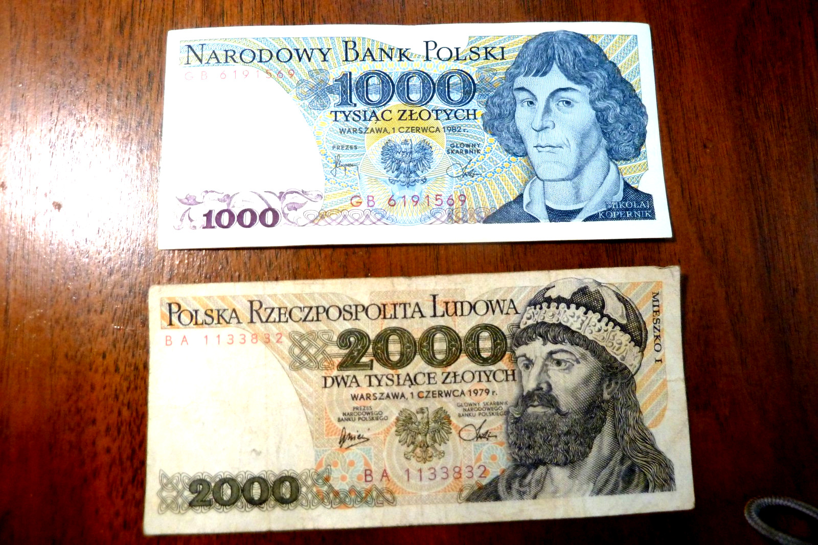 Poland 2000 zlotych 1979 p-147b VF & 1000 zlotych 1982
