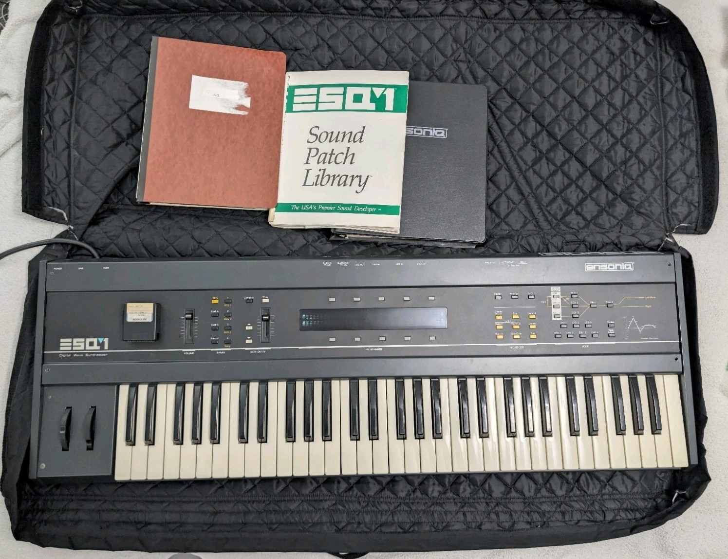 Ensoniq ESQ-1 Analog/Digital Wave Synthesizer/FOR REPAIRS