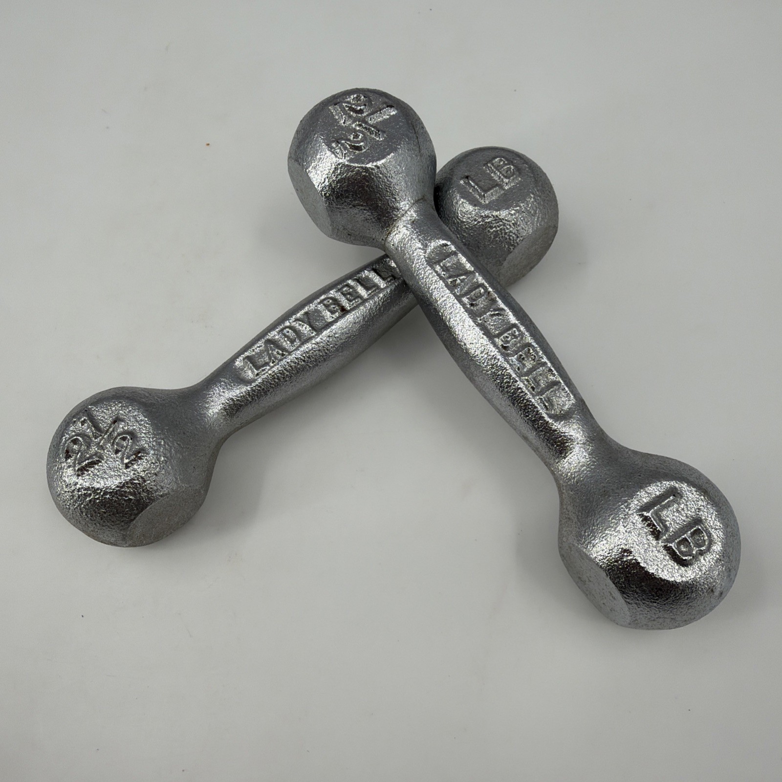 Vtg 2.5 pound Joe Lo Prinzi LADY BELL 2 1/2 Ladybell Cast Iron DUMBELL Weights